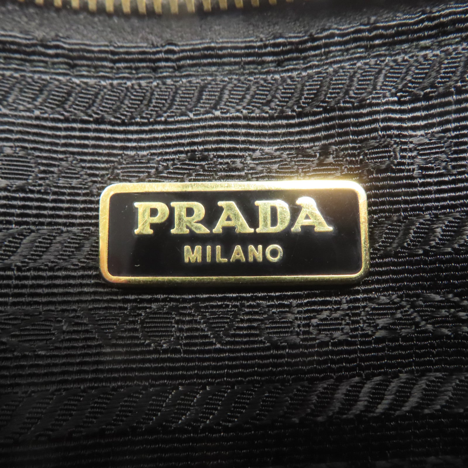 PRADA 羊皮皮革Pouch Wallet金扣錢包黑色
