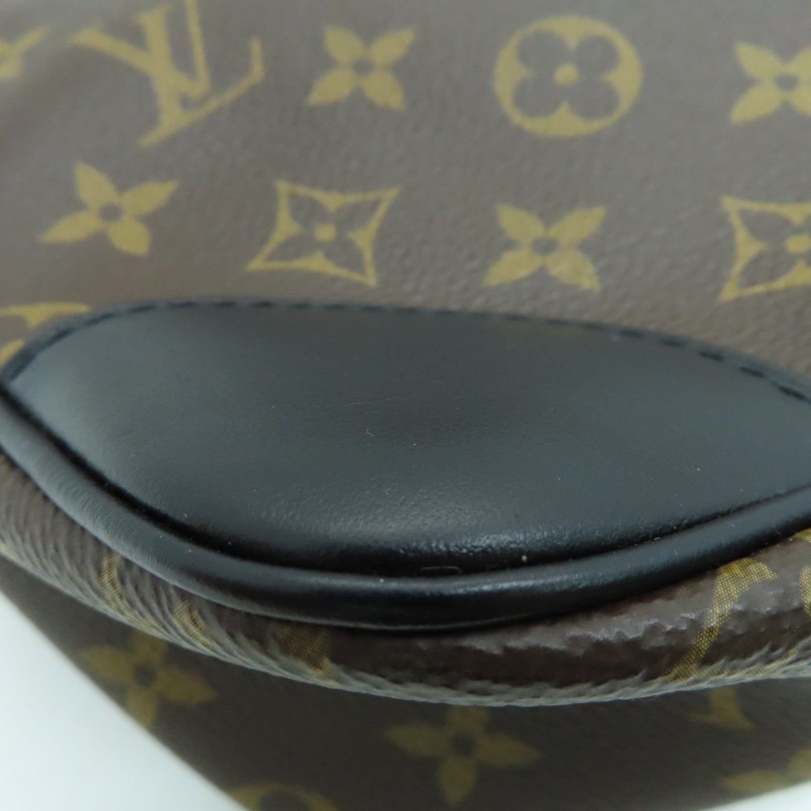 LOUIS VUITTON Monogram Odeon MM金扣肩背袋黑色/啡色