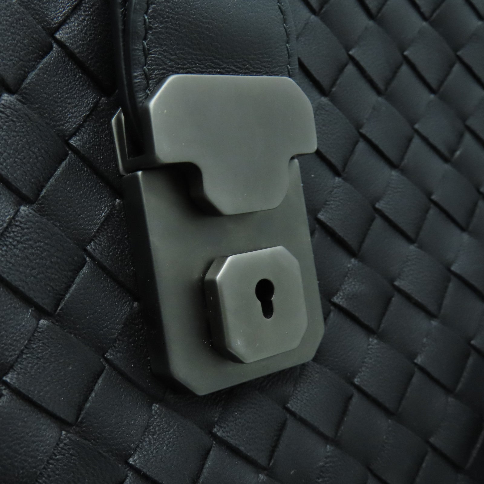 BOTTEGA VENETA Textured Leather Shoulder Bag Handle Shoulder Bag Black