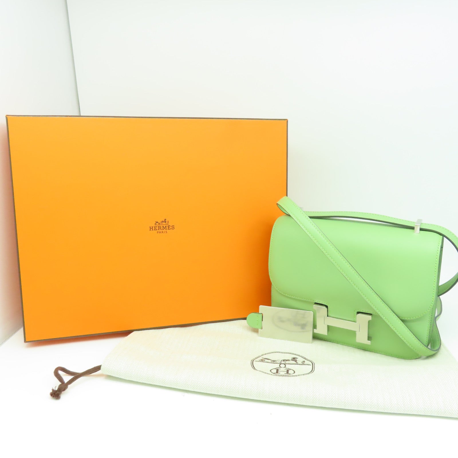 HERMES Veau Swift皮革Constance Mini銀扣肩背袋蟋蟀綠色