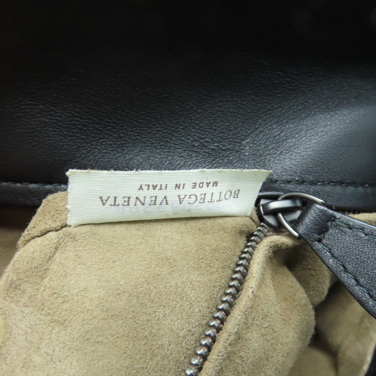 BOTTEGA VENETA Textured Leather Shoulder Bag Handle Shoulder Bag Black