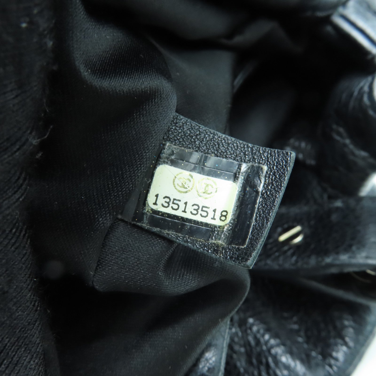 CHANEL 菱格牛皮皮革Shoulder Bag银扣肩背袋黑色