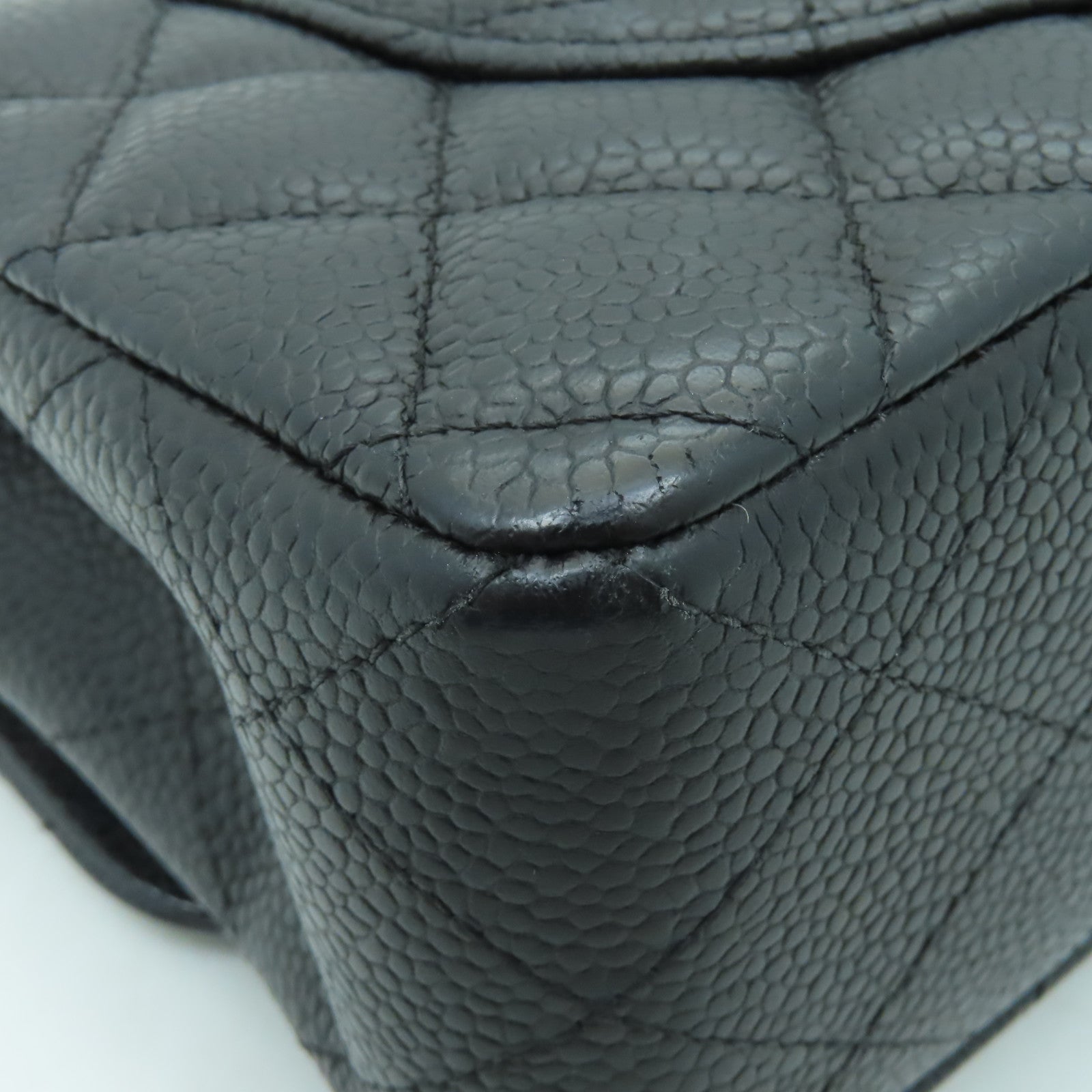 CHANEL 菱格Caviar皮革Classic 22金扣鏈帶肩背袋黒色