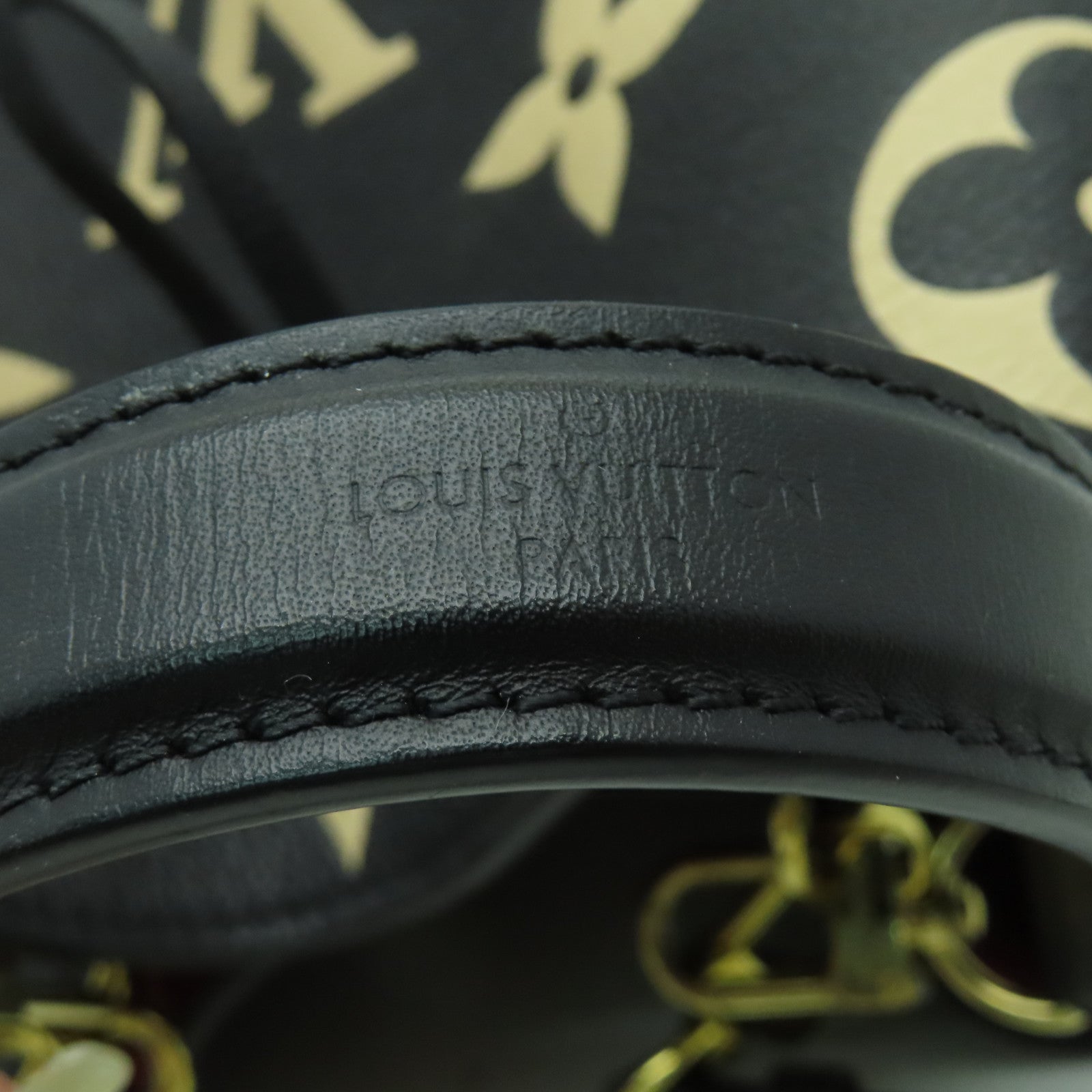LOUIS VUITTON Monogram Empreinte Neo Noe MM金扣手挽肩背兩用袋黑色