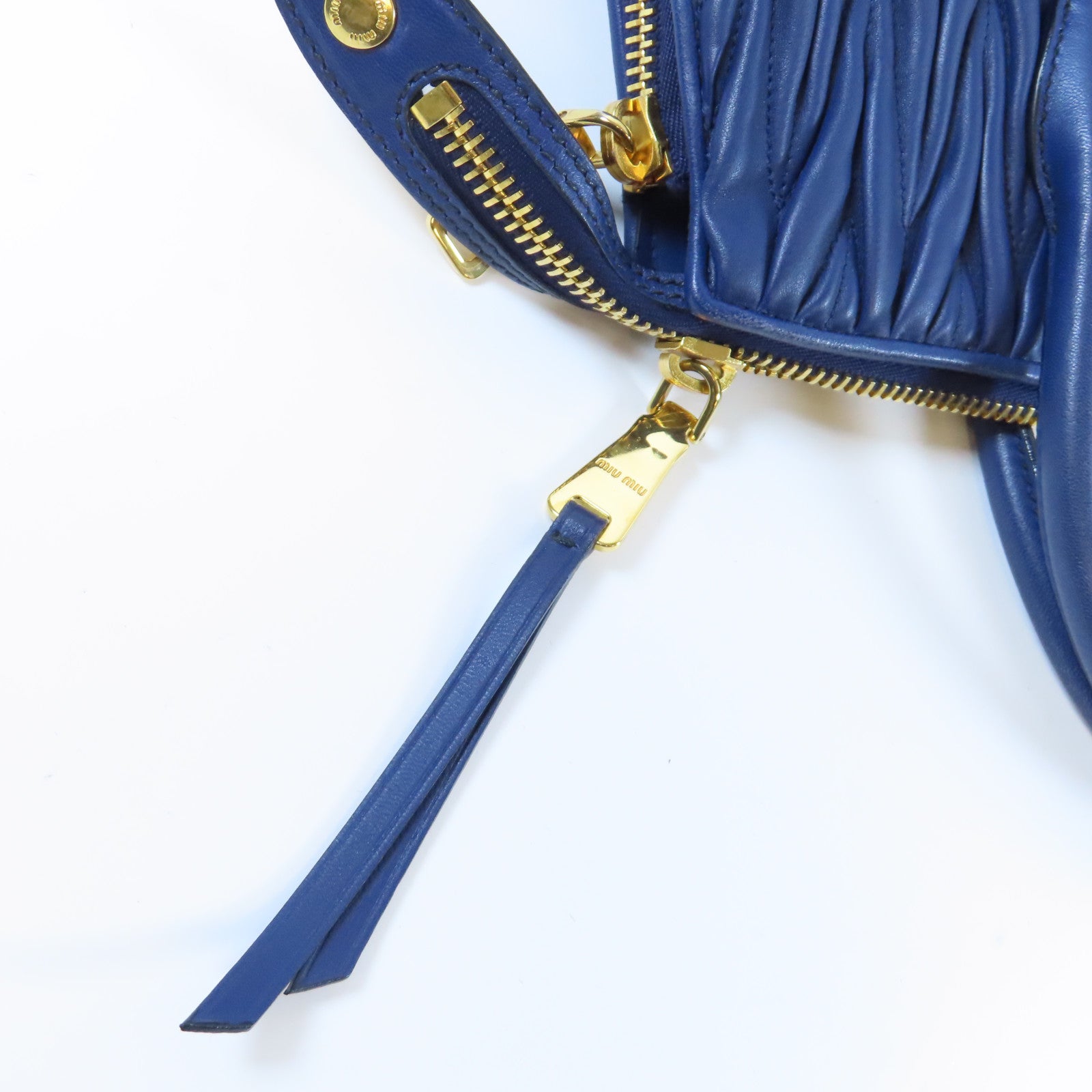 Miu Miu 牛皮皮革Handbag金扣手挽袋藍色