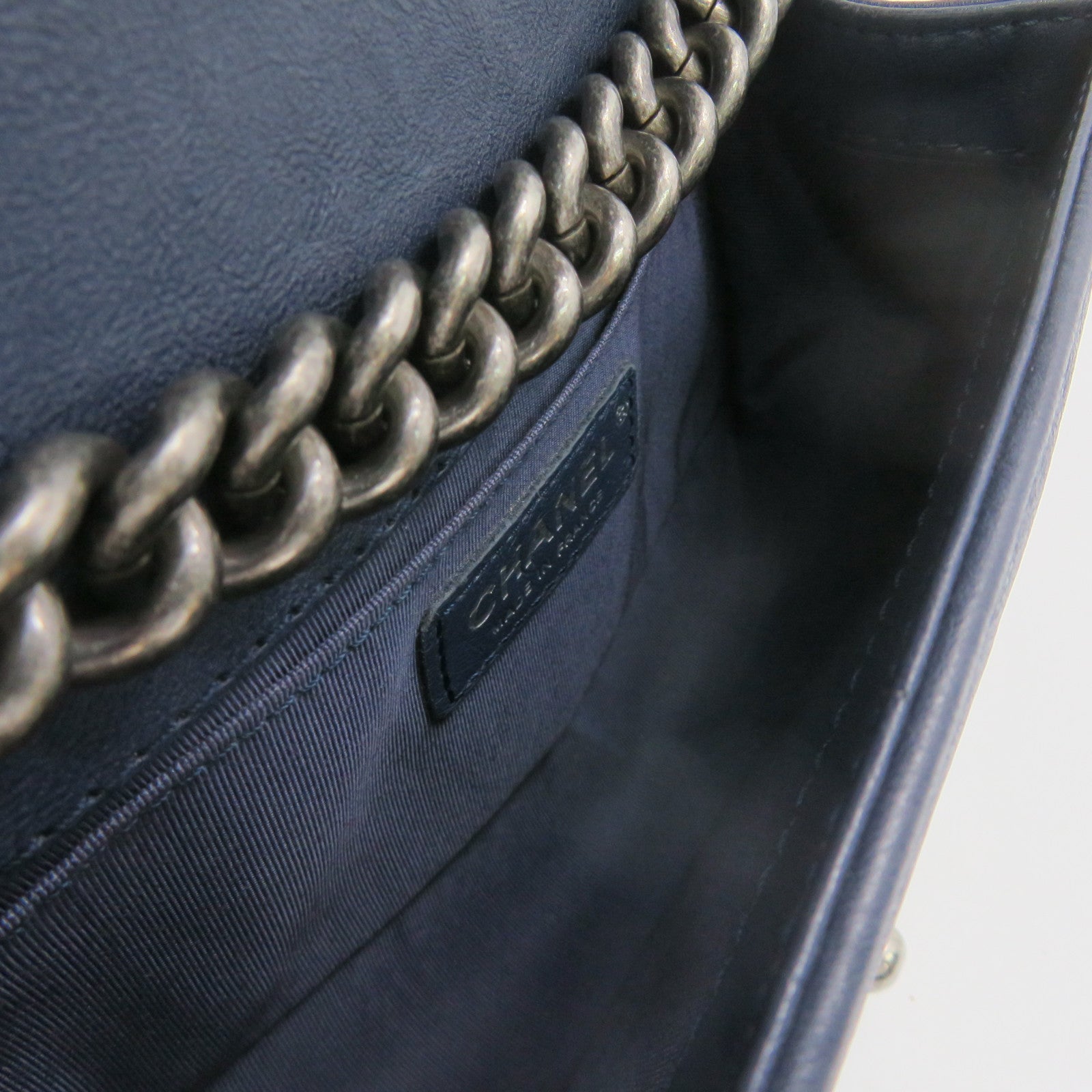 CHANEL Rhombus Leather Boy Chanel Chain Shoulder Bag Silver Buckle Chain Belt Handle Shoulder Bag Blue