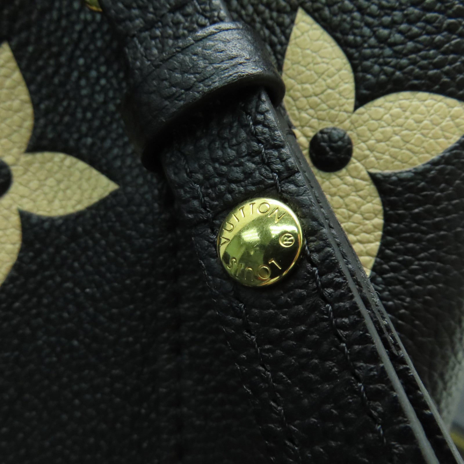 LOUIS VUITTON Monogram Empreinte Neo Noe MM金扣手挽肩背兩用袋黑色