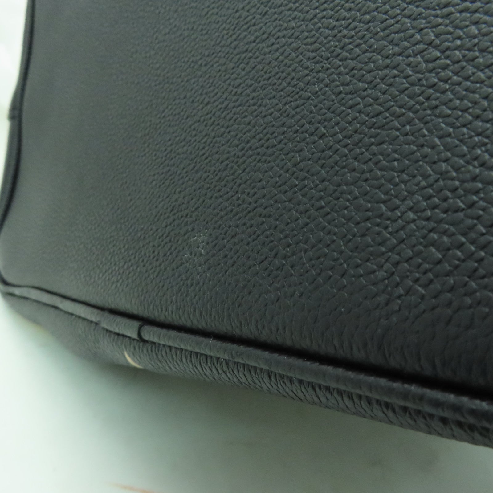 LOUIS VUITTON Monogram Empreinte Neo Noe MM金扣手挽肩背兩用袋黑色