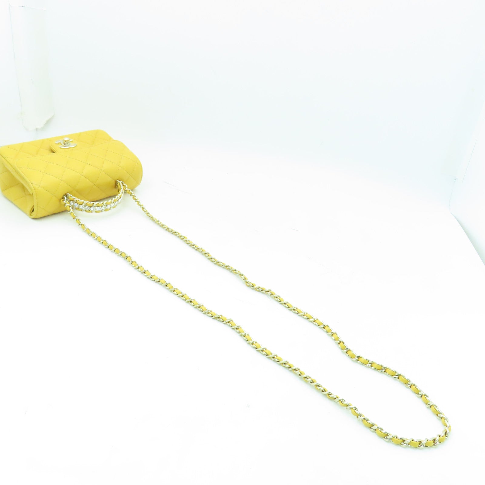CHANEL 菱格羊皮皮革Chain Shoulder金扣鏈帶肩背袋黃色