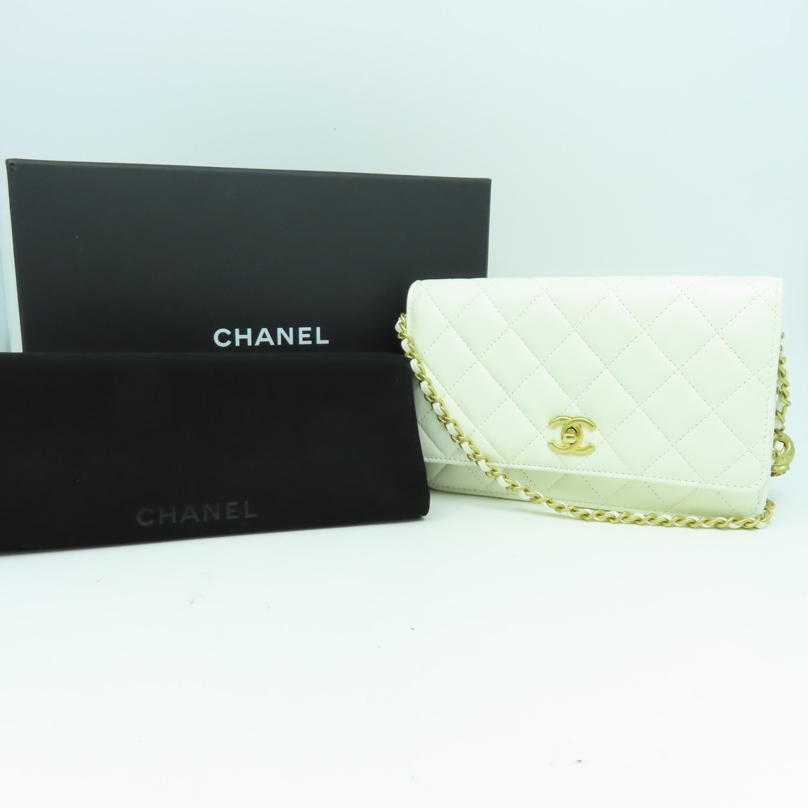 CHANEL 菱格牛皮皮革Wallet On Chain金扣鏈帶肩背袋白色