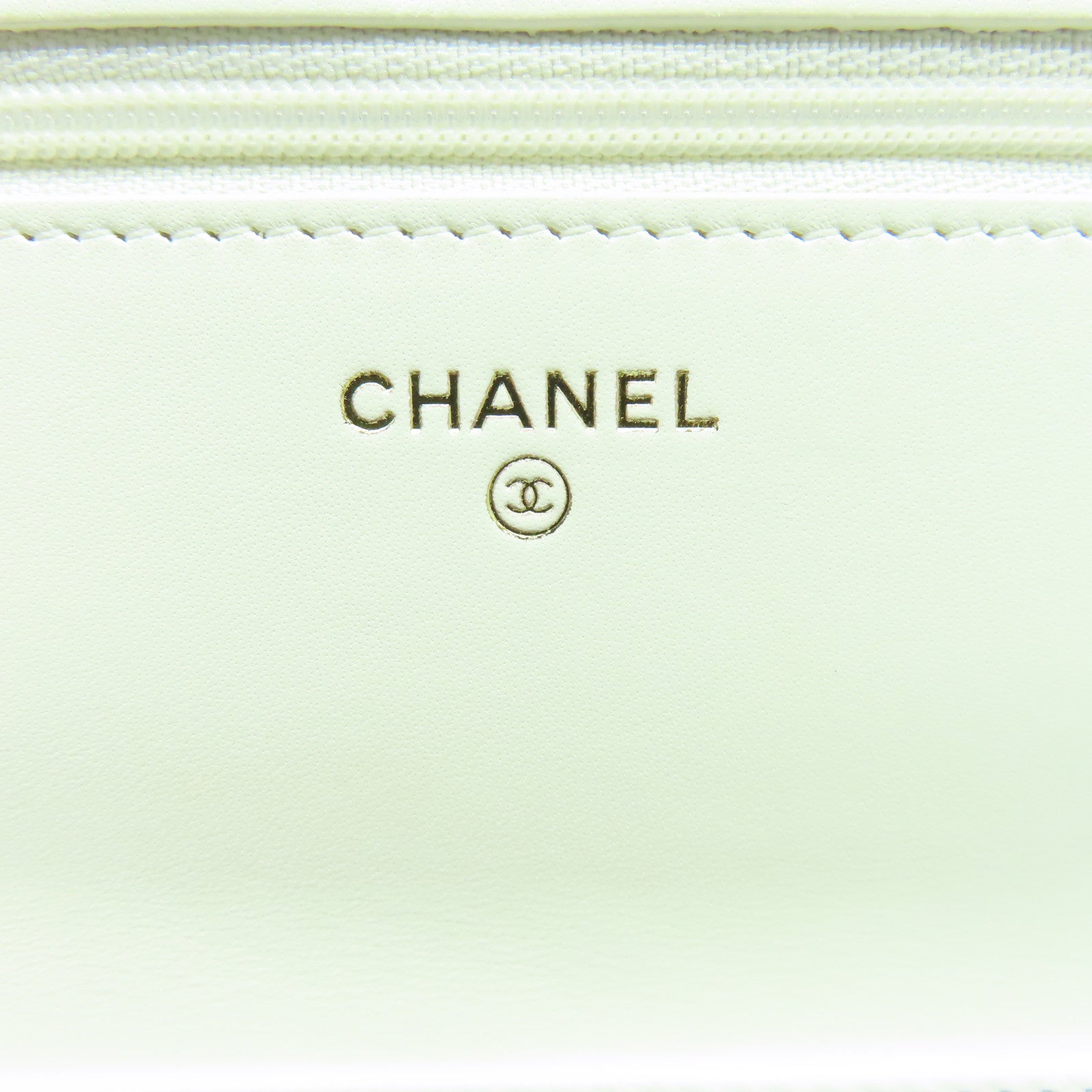 CHANEL 菱格牛皮皮革Wallet On Chain金扣鏈帶肩背袋白色