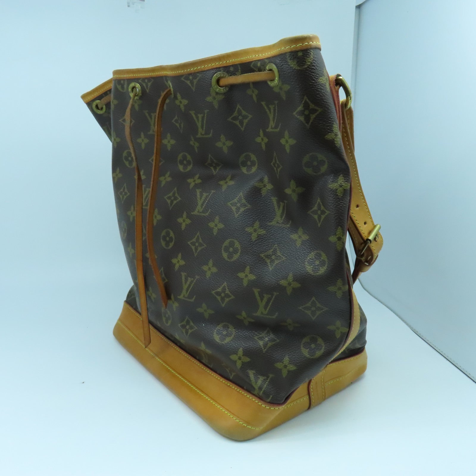 LOUIS VUITTON Monogram Noe金扣肩背袋啡色