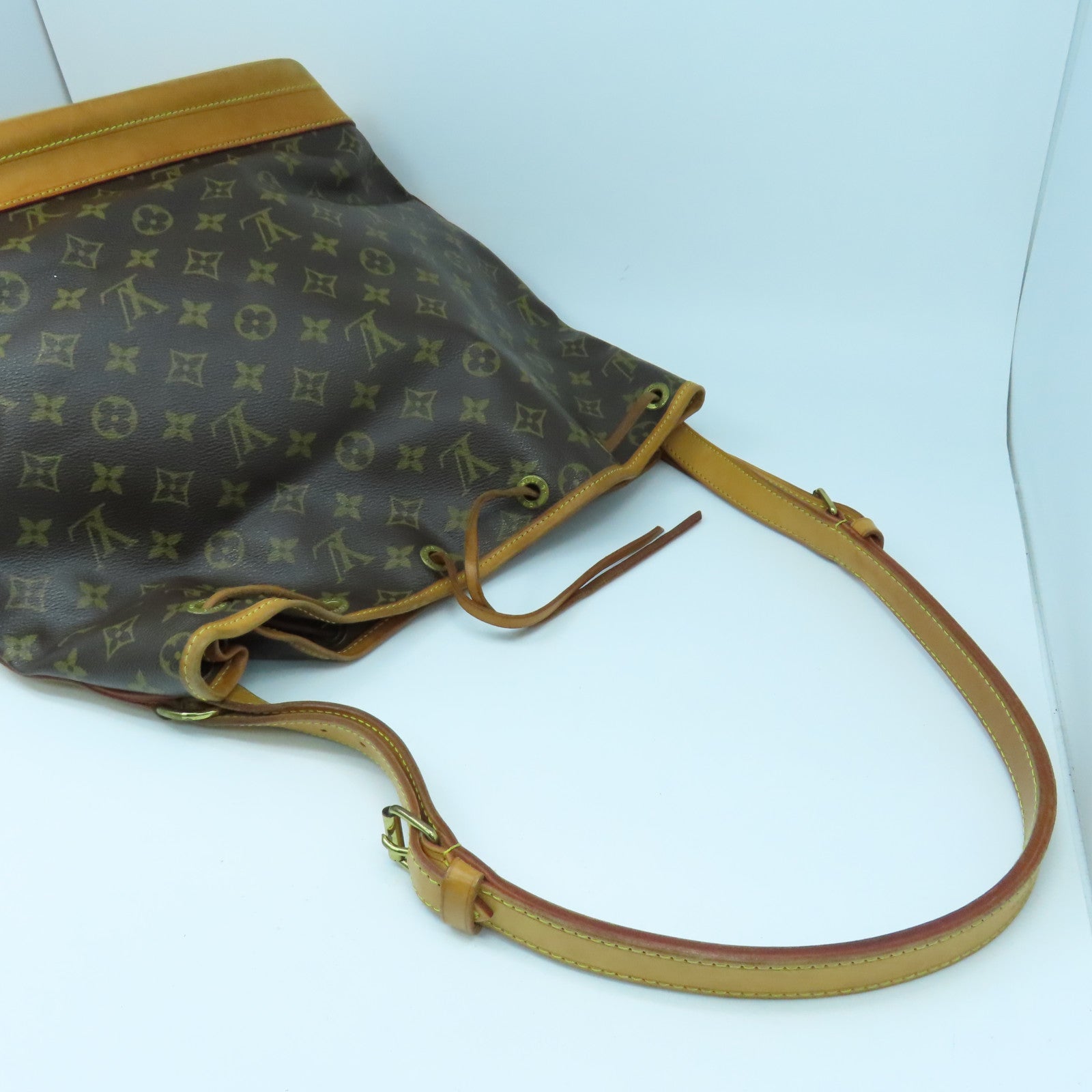 LOUIS VUITTON Monogram Noe金扣肩背袋啡色