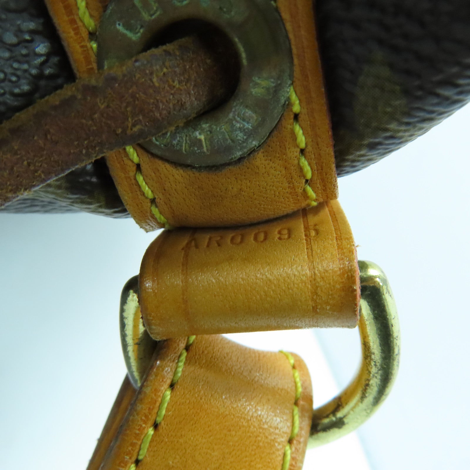 LOUIS VUITTON Monogram Noe金扣肩背袋啡色
