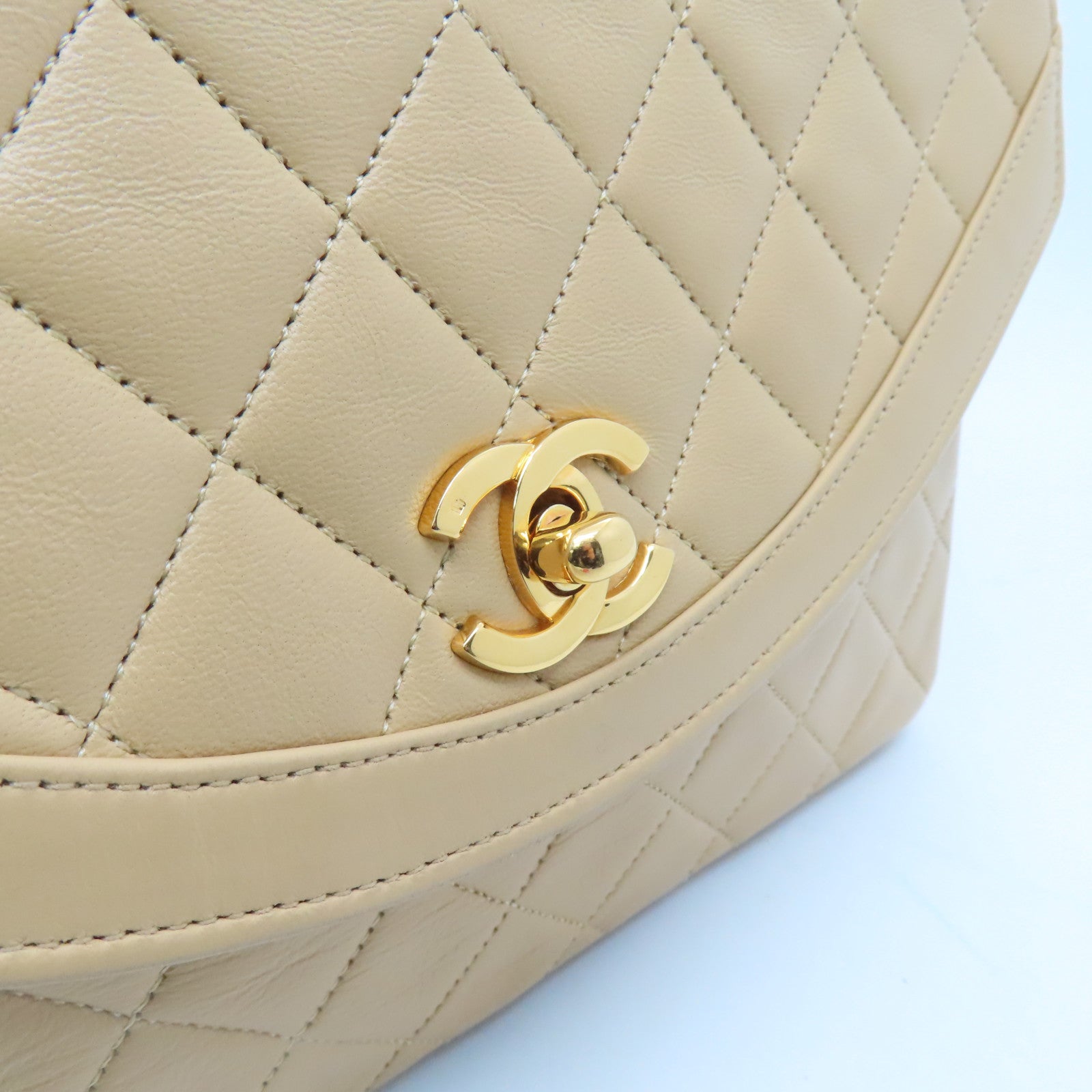 CHANEL Diamond Sheepskin Leather Chain Shoulder Bag Gold Buckle Chain Belt Shoulder Bag Beige