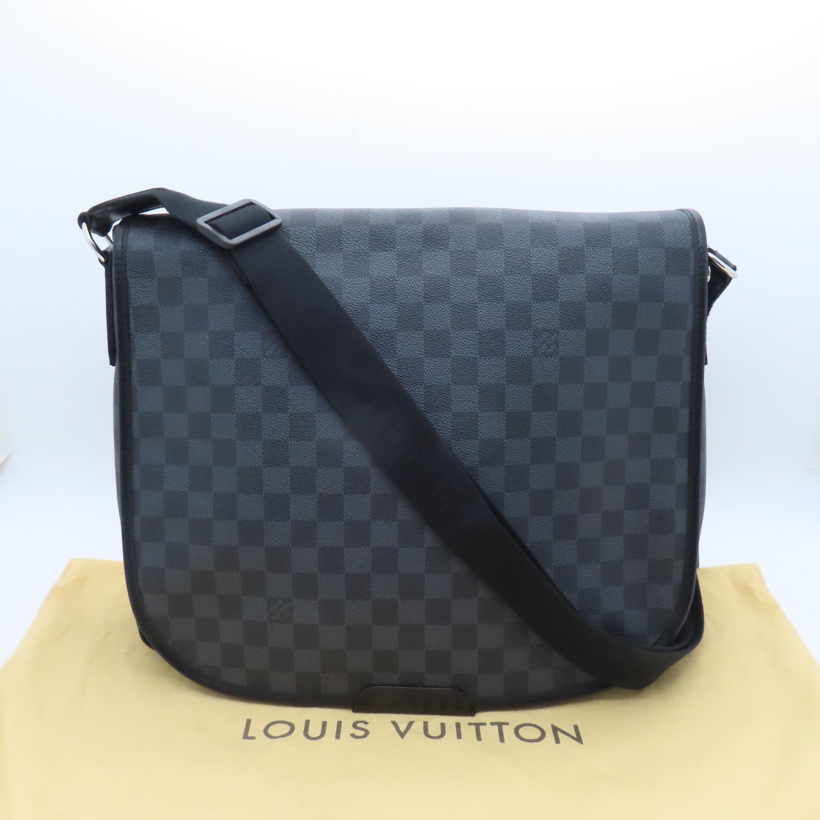 LOUIS VUITTON Damier Daniel GM Silver Buckle Shoulder Bag Black