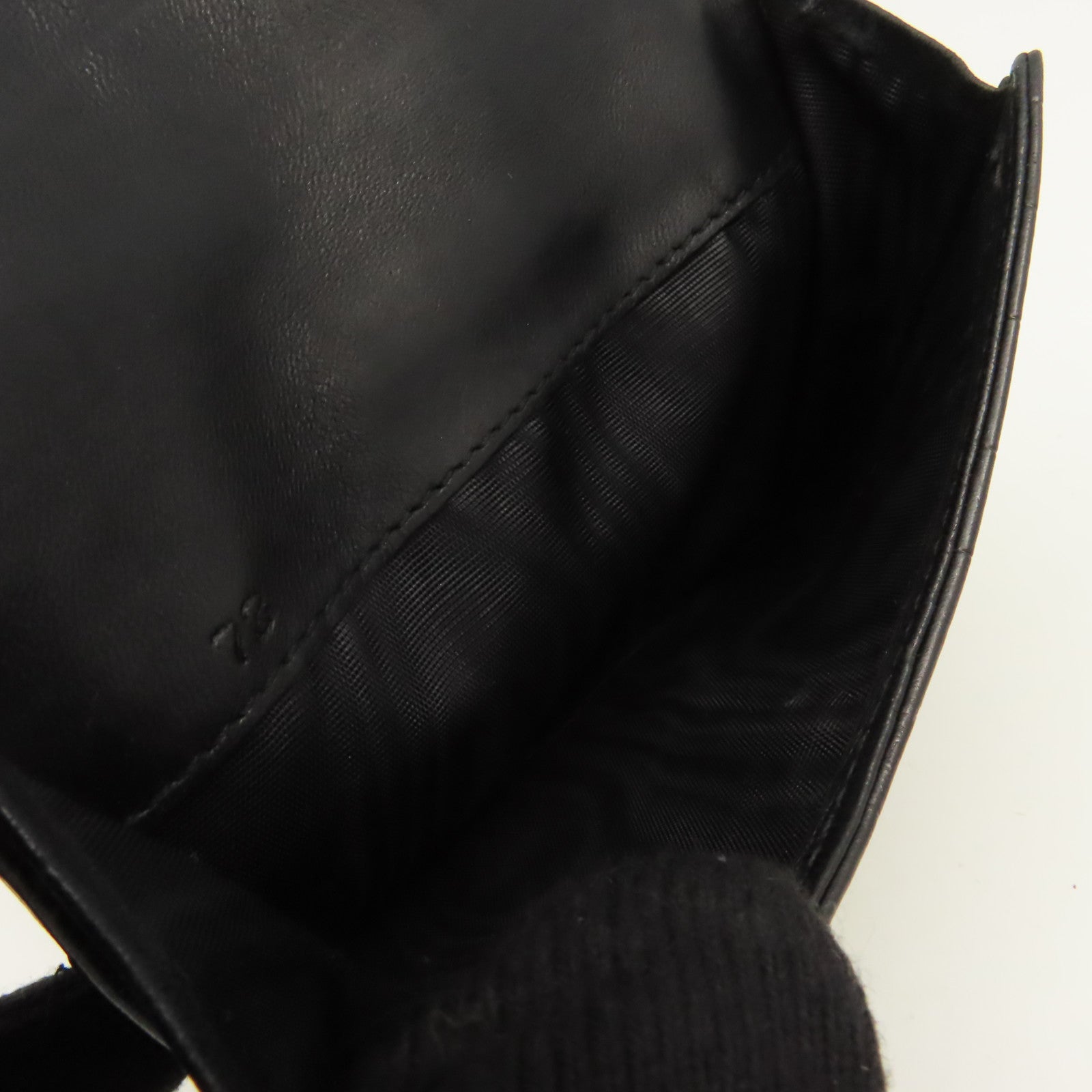 PRADA 牛皮皮革Short Wallet銀扣短錢包黑色