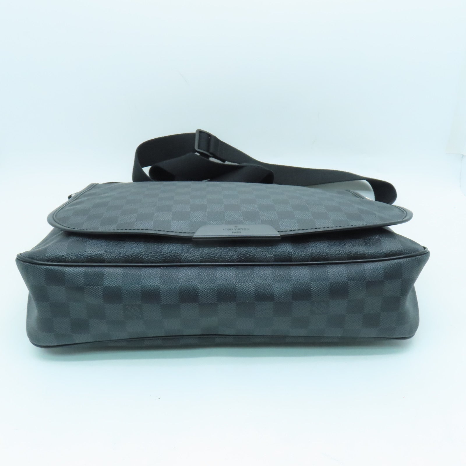 LOUIS VUITTON Damier Daniel GM Silver Buckle Shoulder Bag Black