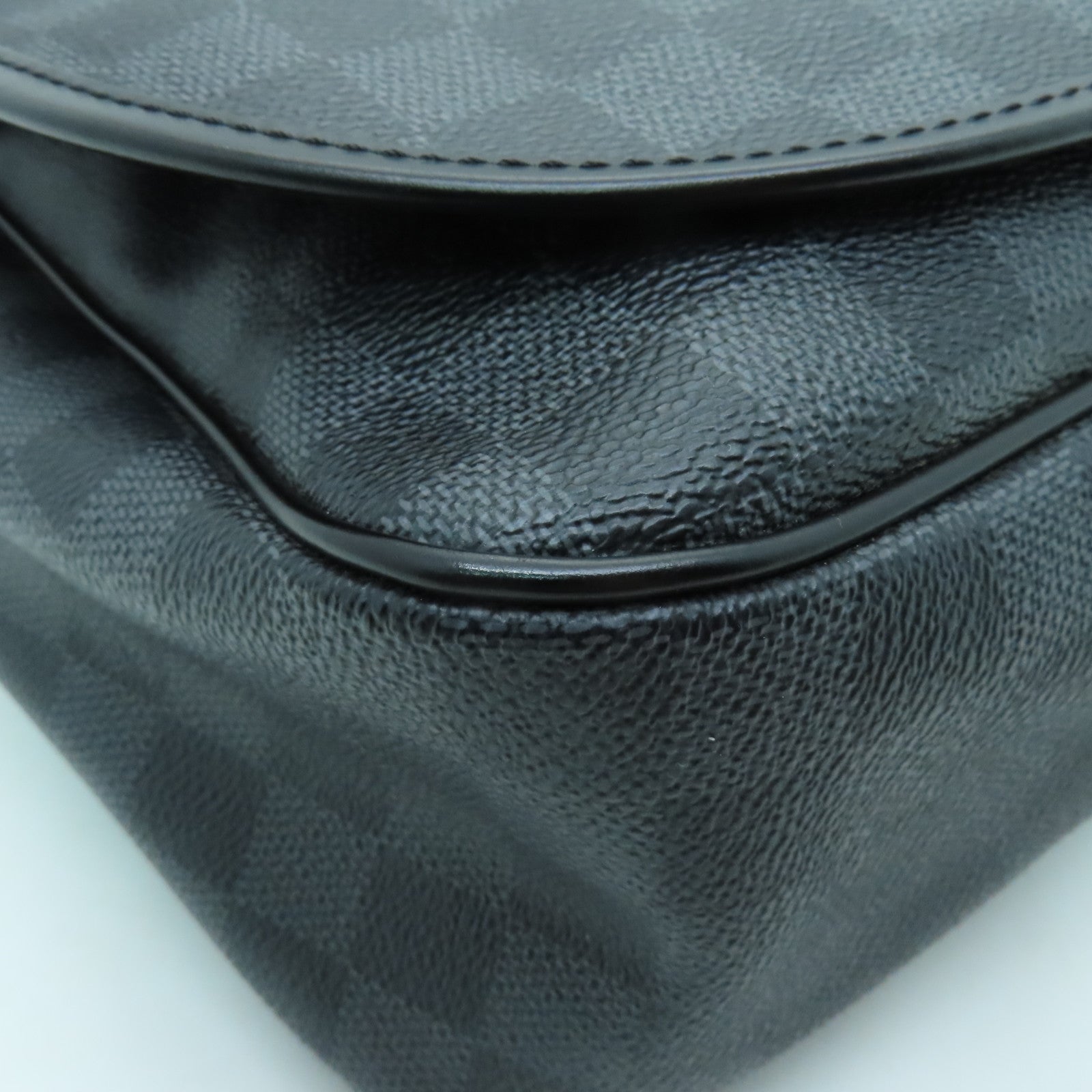 LOUIS VUITTON Damier Daniel GM Silver Buckle Shoulder Bag Black