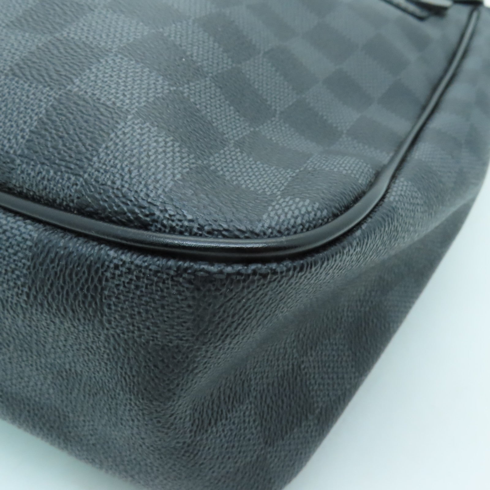 LOUIS VUITTON Damier Daniel GM Silver Buckle Shoulder Bag Black