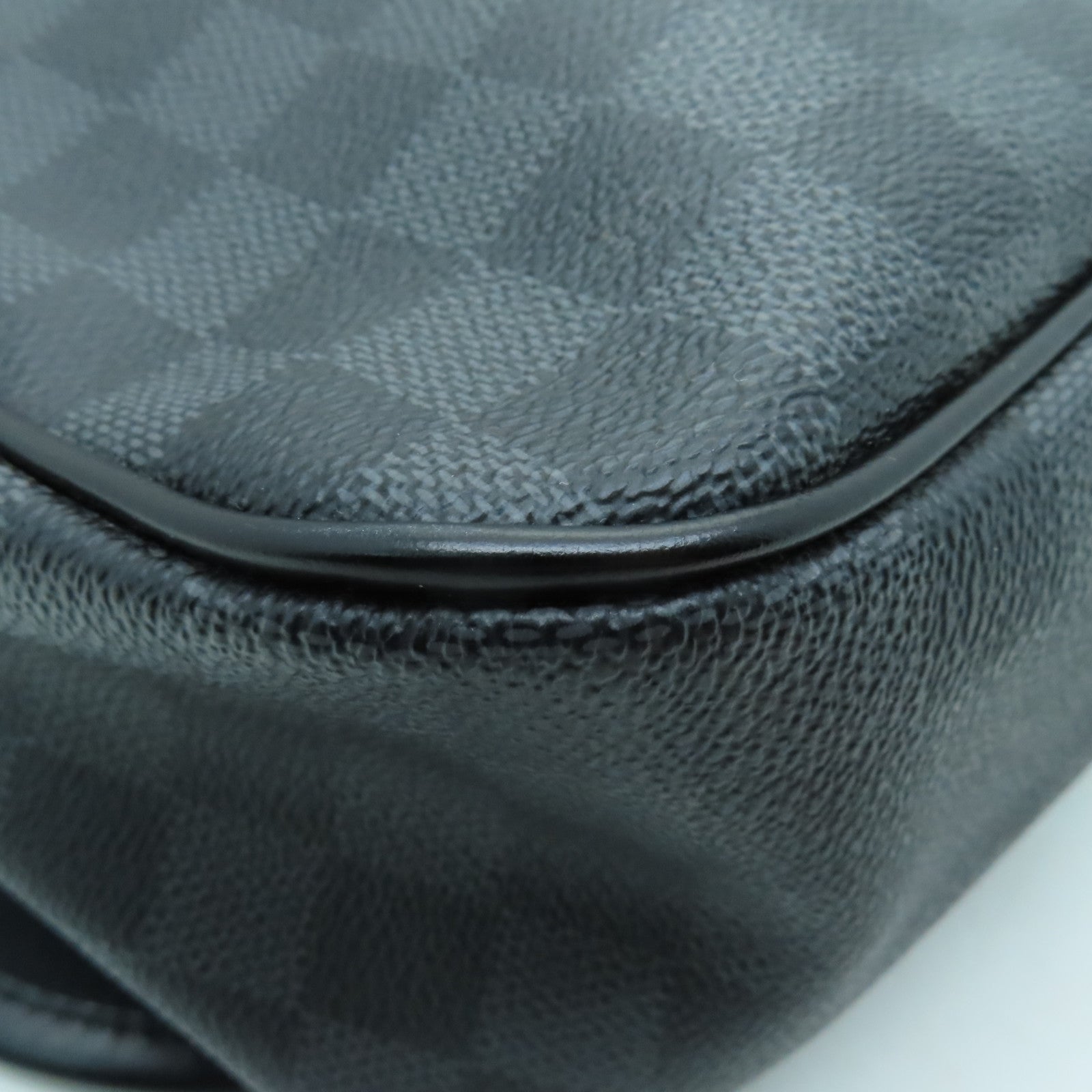 LOUIS VUITTON Damier Daniel GM Silver Buckle Shoulder Bag Black