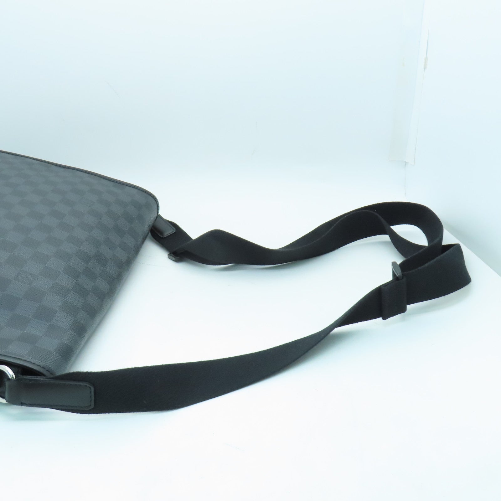 LOUIS VUITTON Damier Daniel GM Silver Buckle Shoulder Bag Black