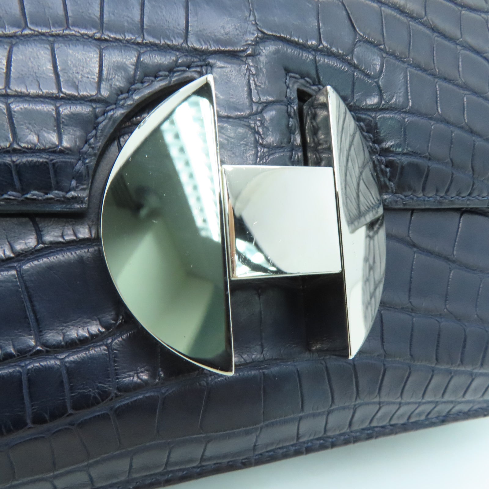 HERMES 【激减优惠】Matte Alligator皮革2002 Shoulder Bag银扣肩背袋Blue Nuit/深蓝色