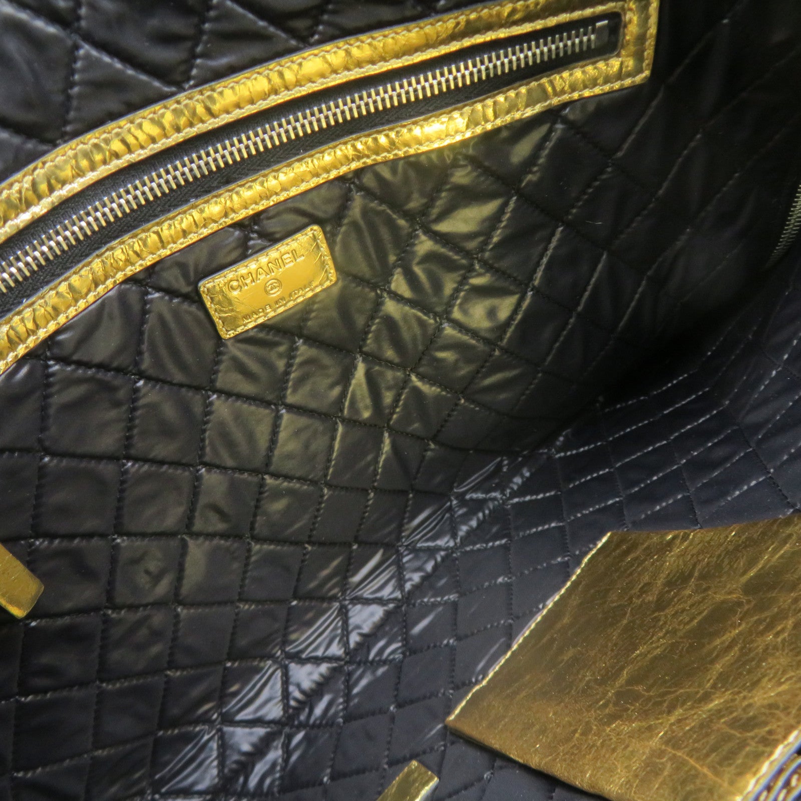 CHANEL 牛皮皮革Pouch手拿包金色