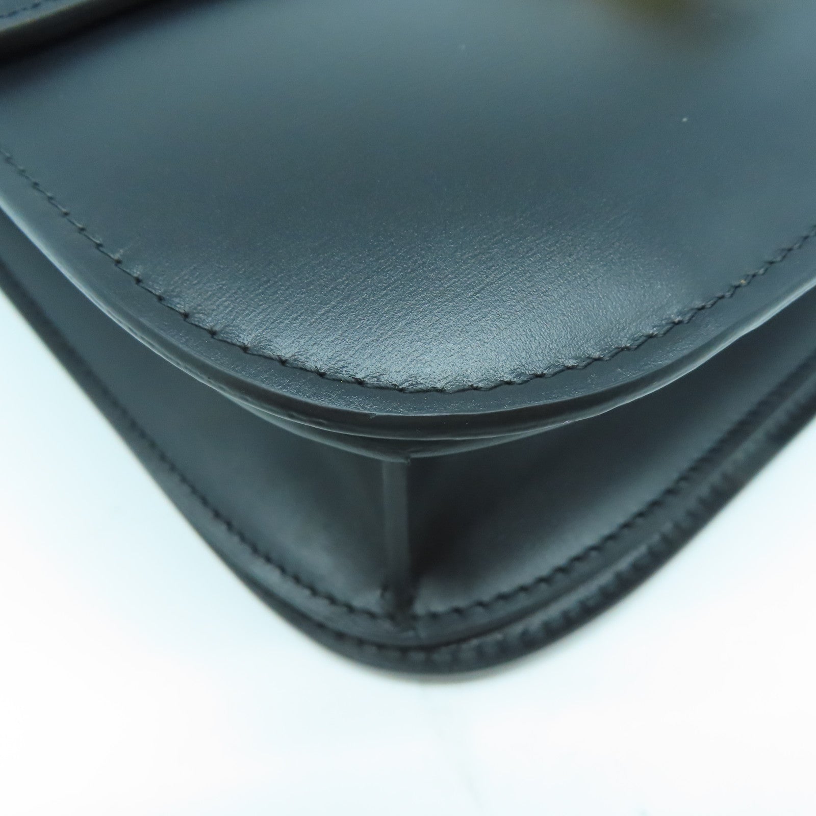 CELINE 牛皮皮革Box Classic金扣肩背袋黑色