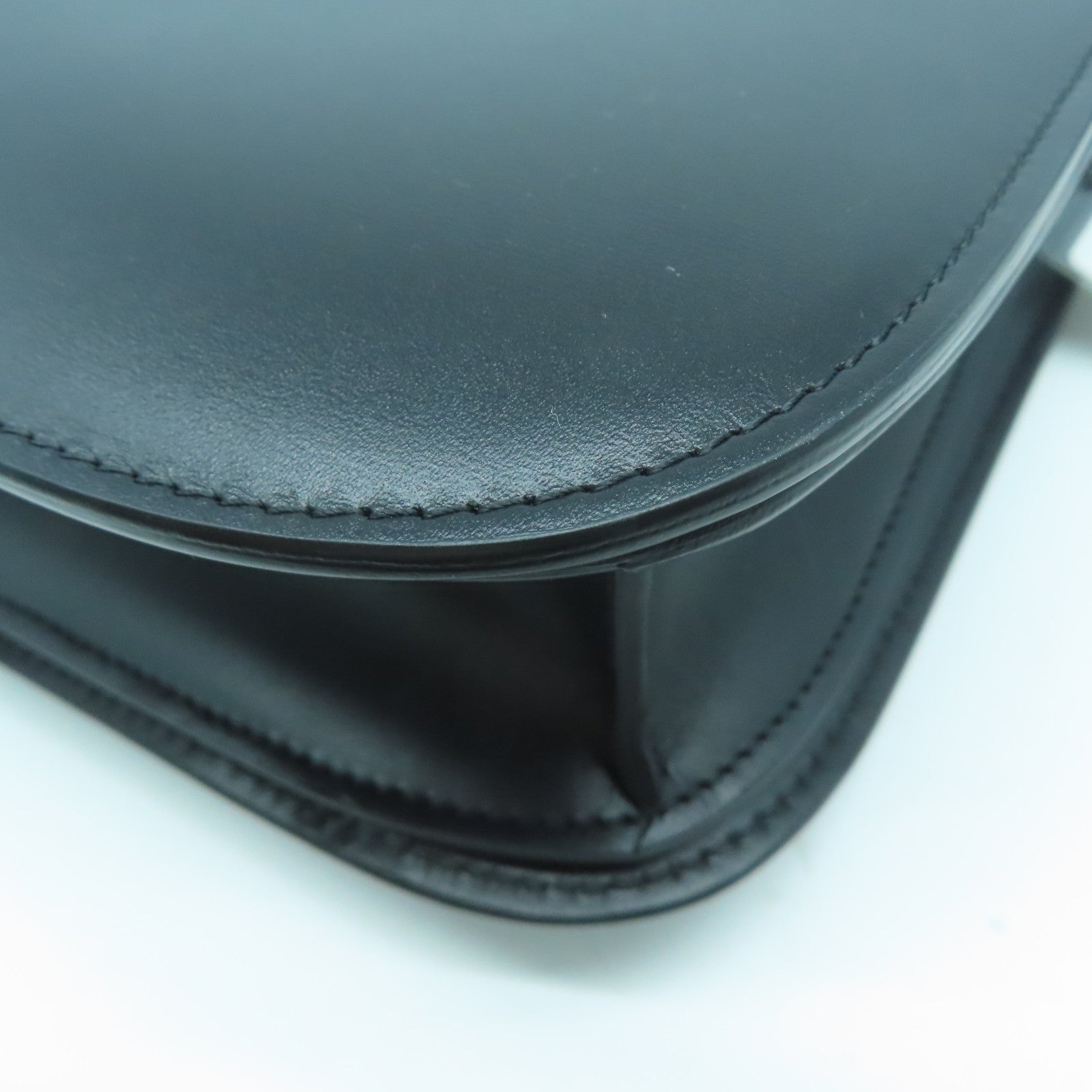 CELINE 牛皮皮革Box Classic金扣肩背袋黑色