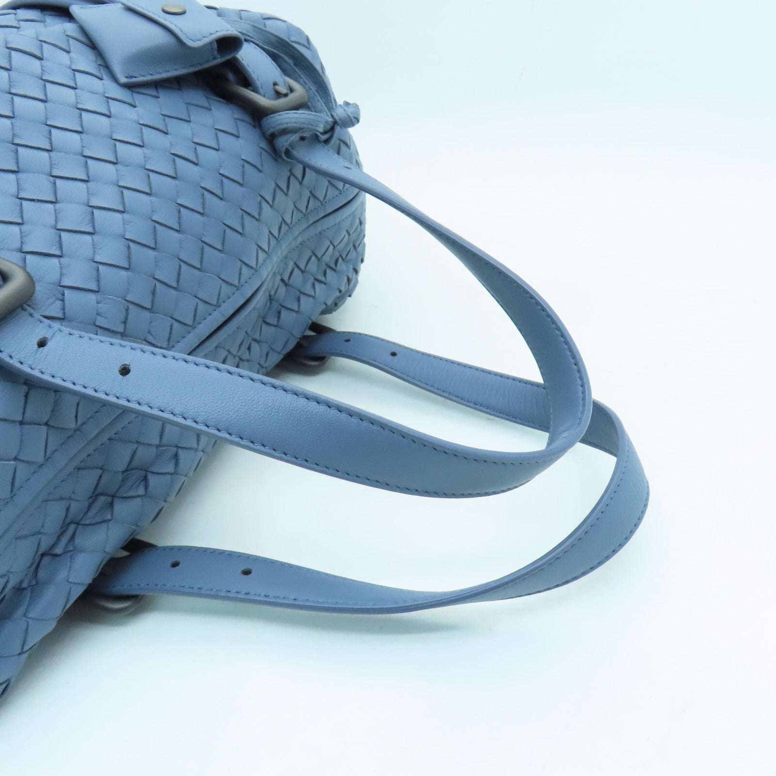 BOTTEGA VENETA Textured Leather Shoulder Bag Blue