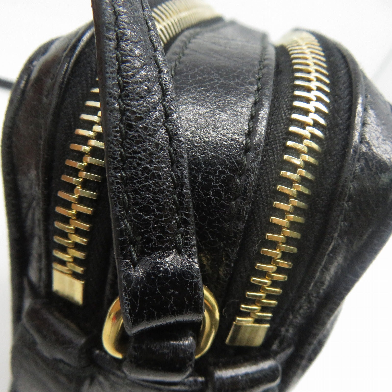 Miu Miu 羊皮皮革Shoulder Bag金扣肩背袋黑色