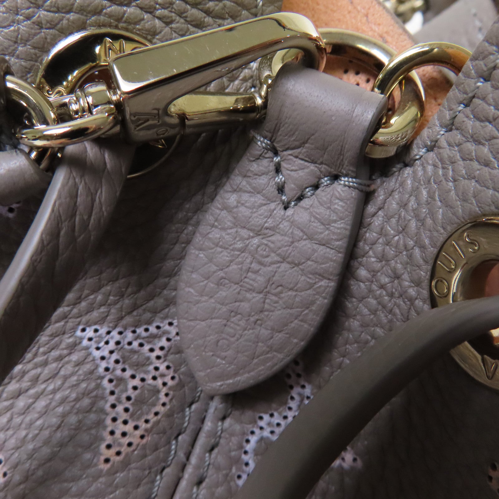 LOUIS VUITTON Mahina Flight Mode Bella 2Way Shoulder Bag手挽肩背兩用袋灰色