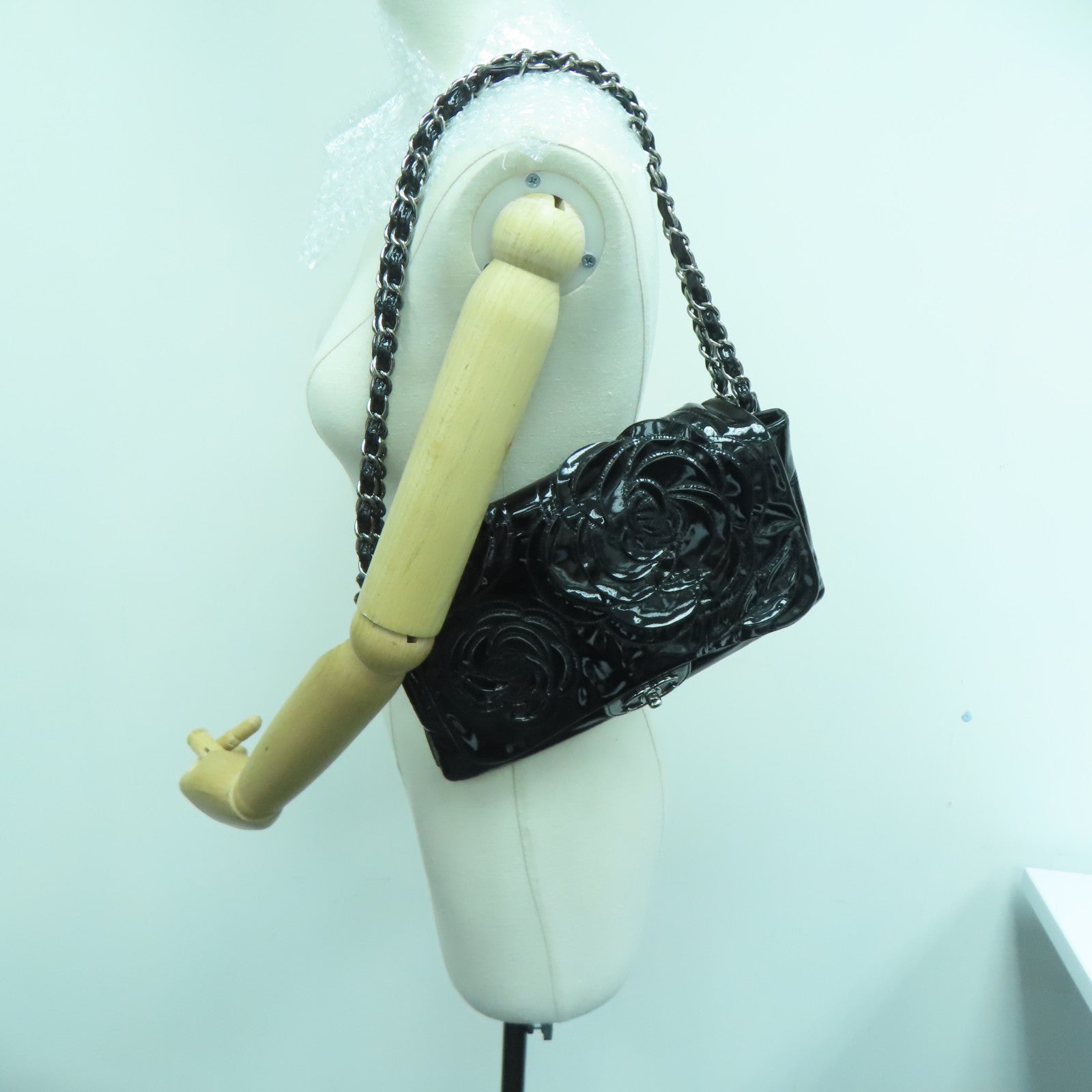 CHANEL 漆皮皮革Chain Shoulder Bag銀扣鏈帶肩背袋黑色