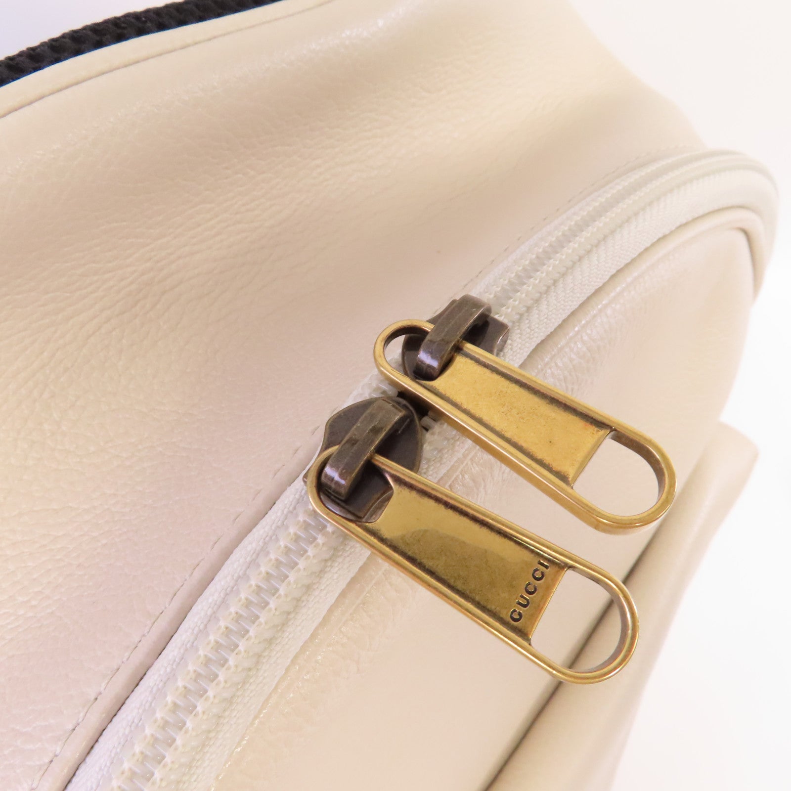GUCCI 牛皮皮革Backpack背包米白色