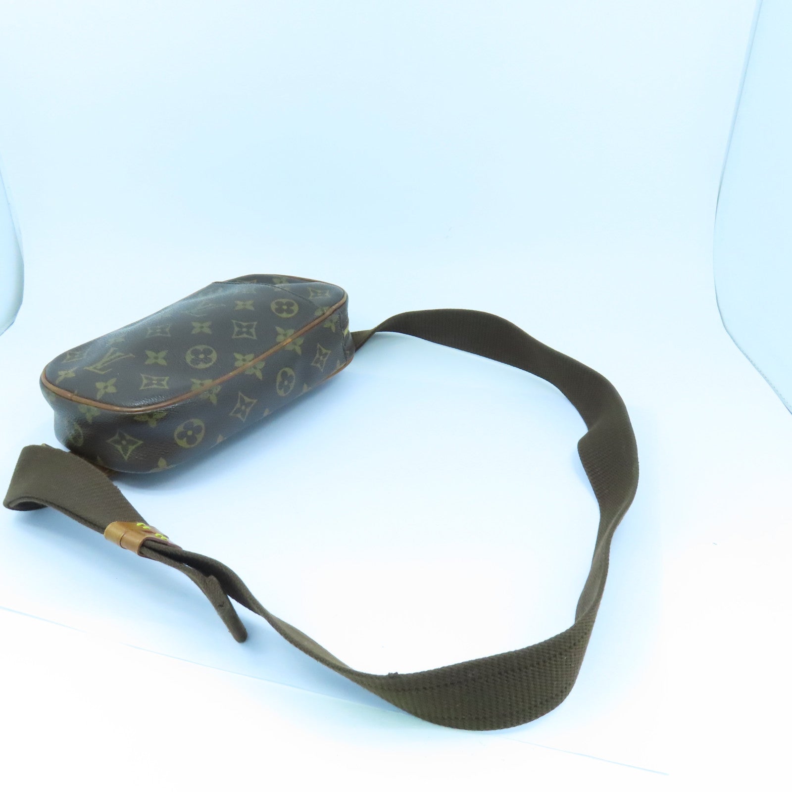 LOUIS VUITTON Monogram Pochette Gange金扣肩背袋啡色