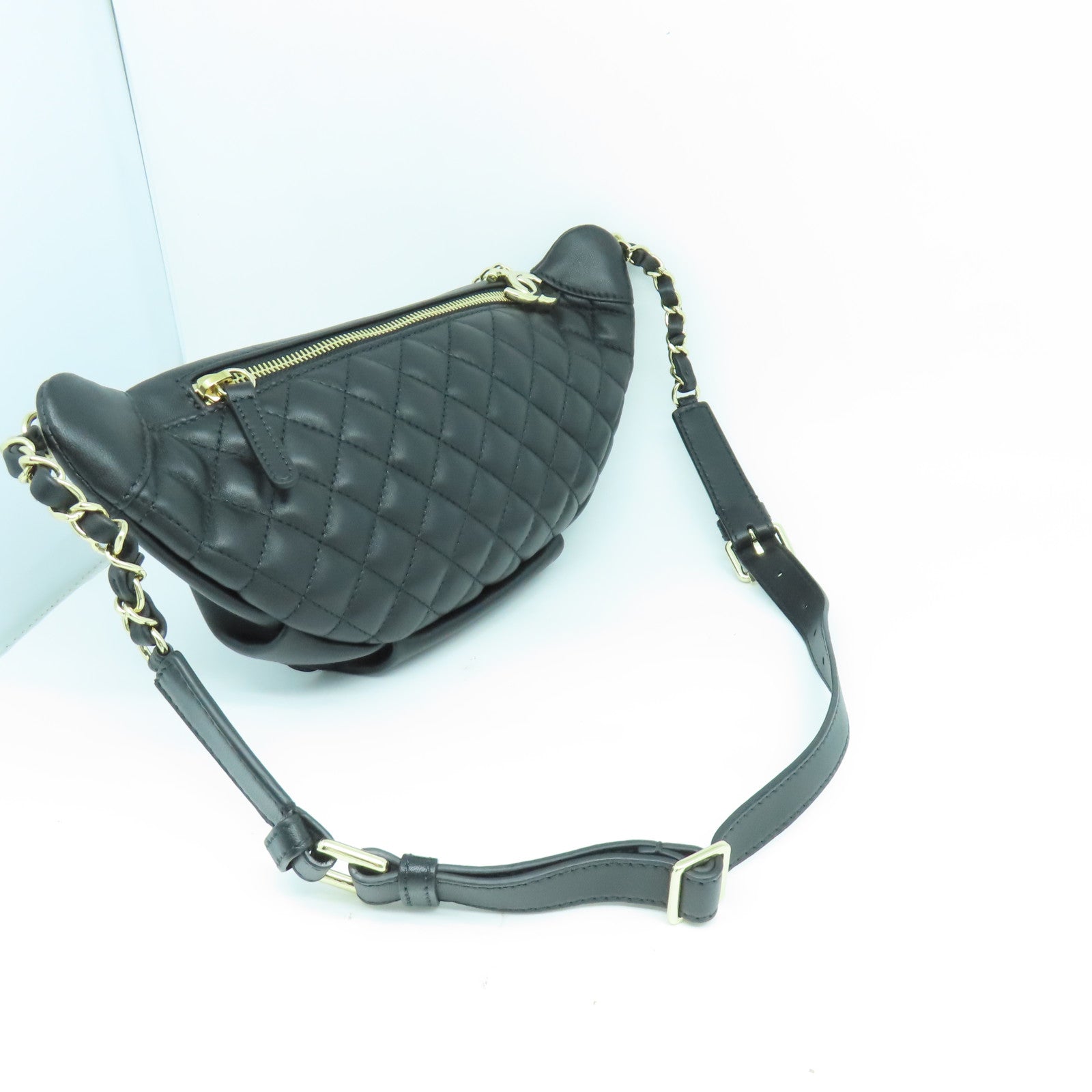 CHANEL 菱格羊皮皮革Waist Bag金扣腰包黑色