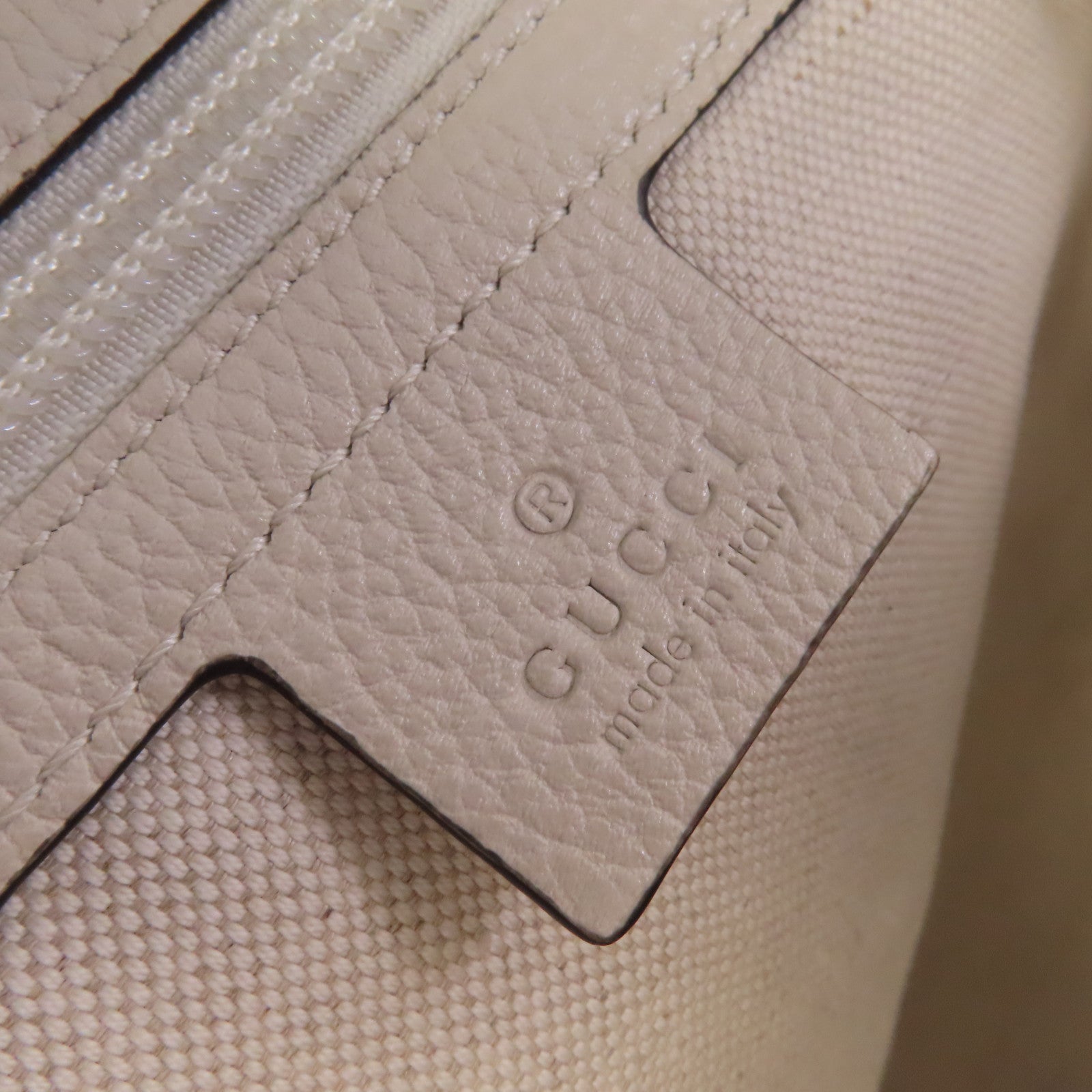 GUCCI 牛皮皮革Backpack背包米白色