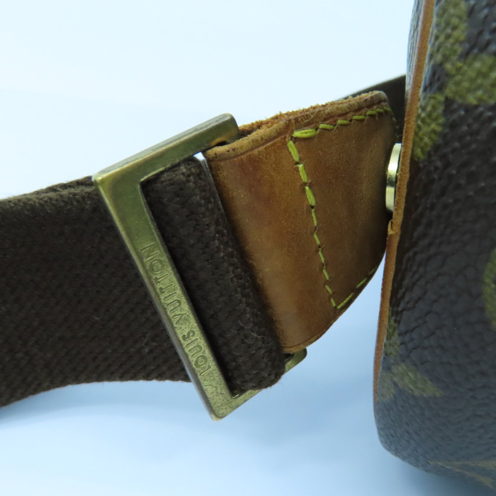 LOUIS VUITTON Monogram Pochette Gange金扣肩背袋啡色