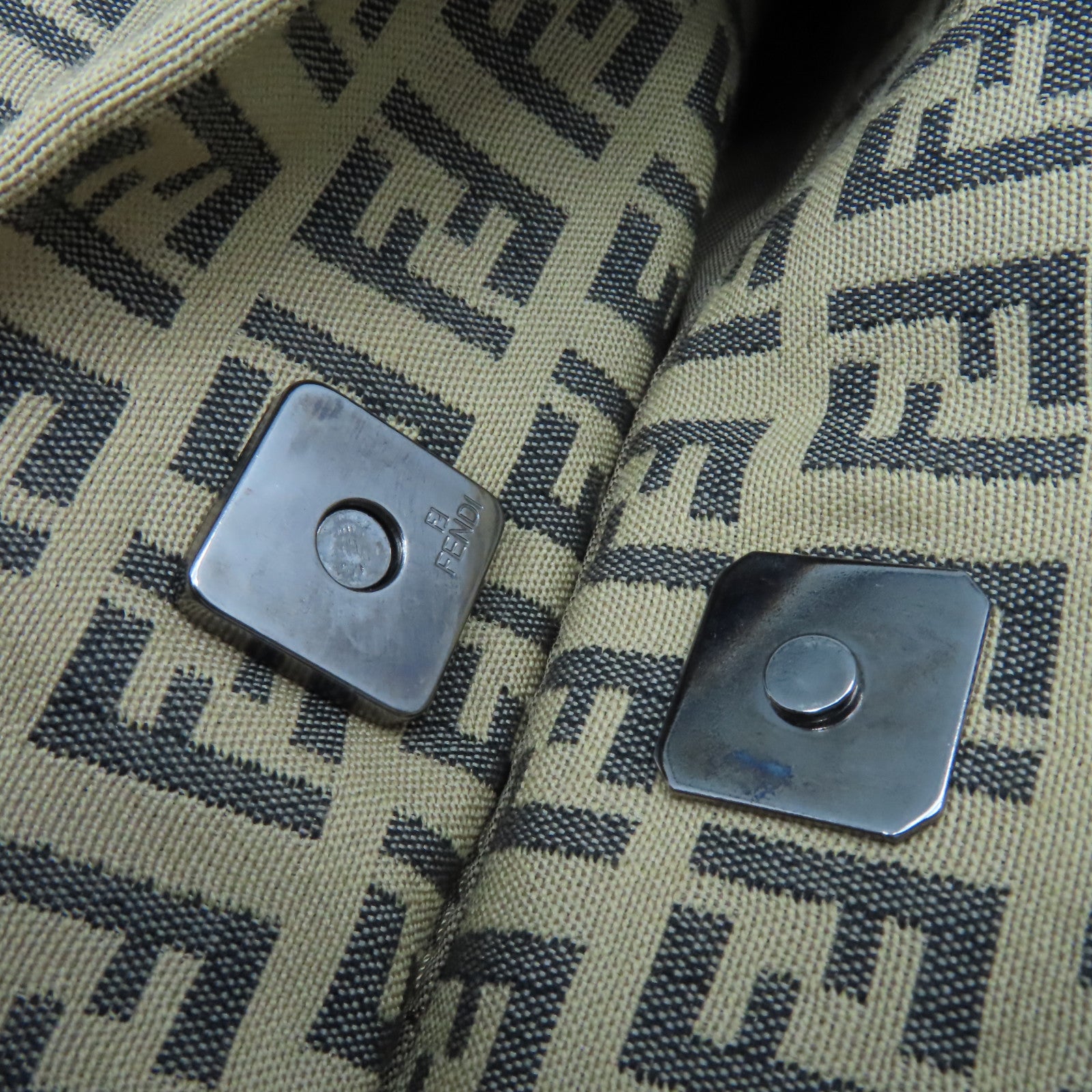 FENDI 帆布Shoulder Bag肩背袋杏色/黑色
