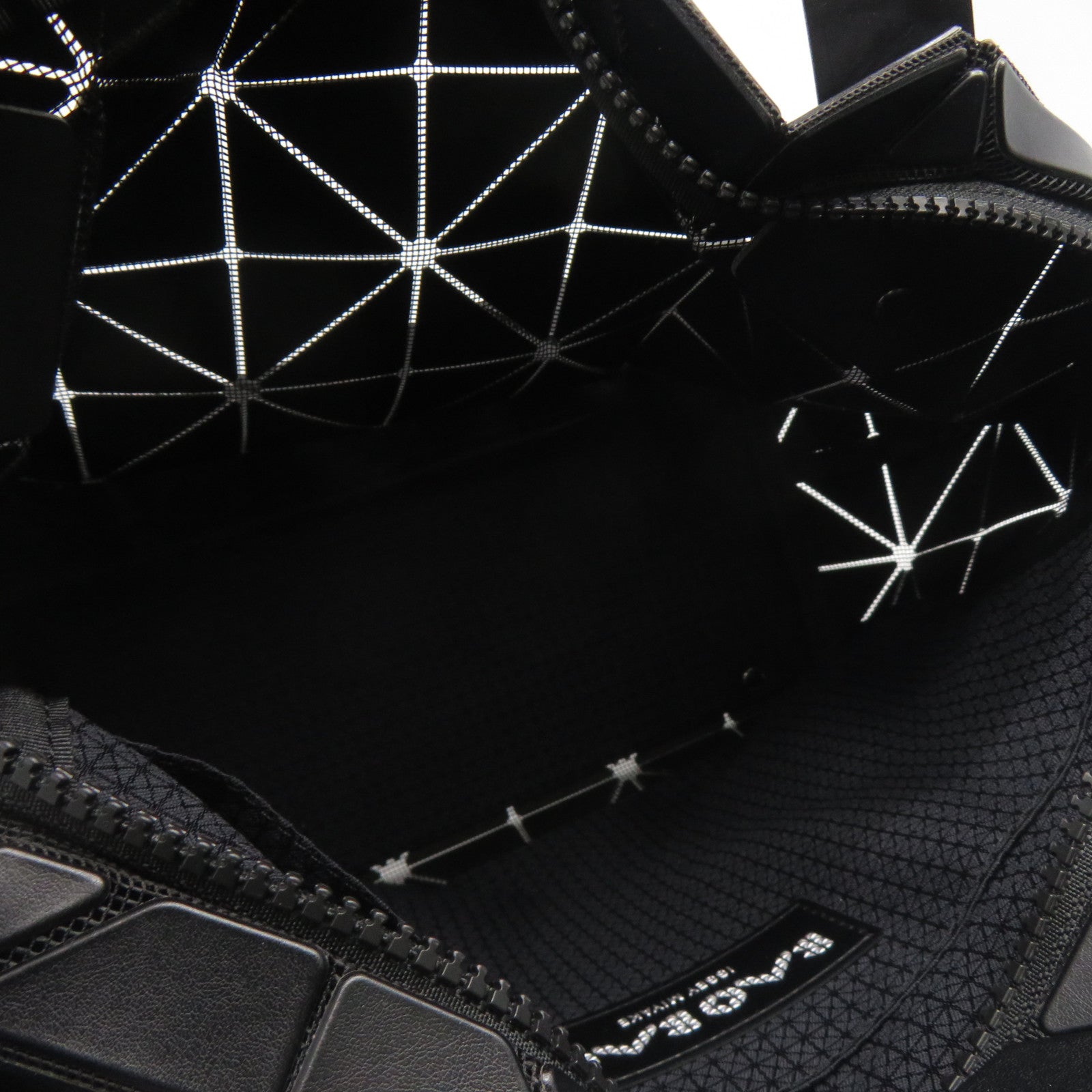 ISSEY MIYAKE PVC Bao Bao ISSEY MIYAKE Boston手挽袋黑色