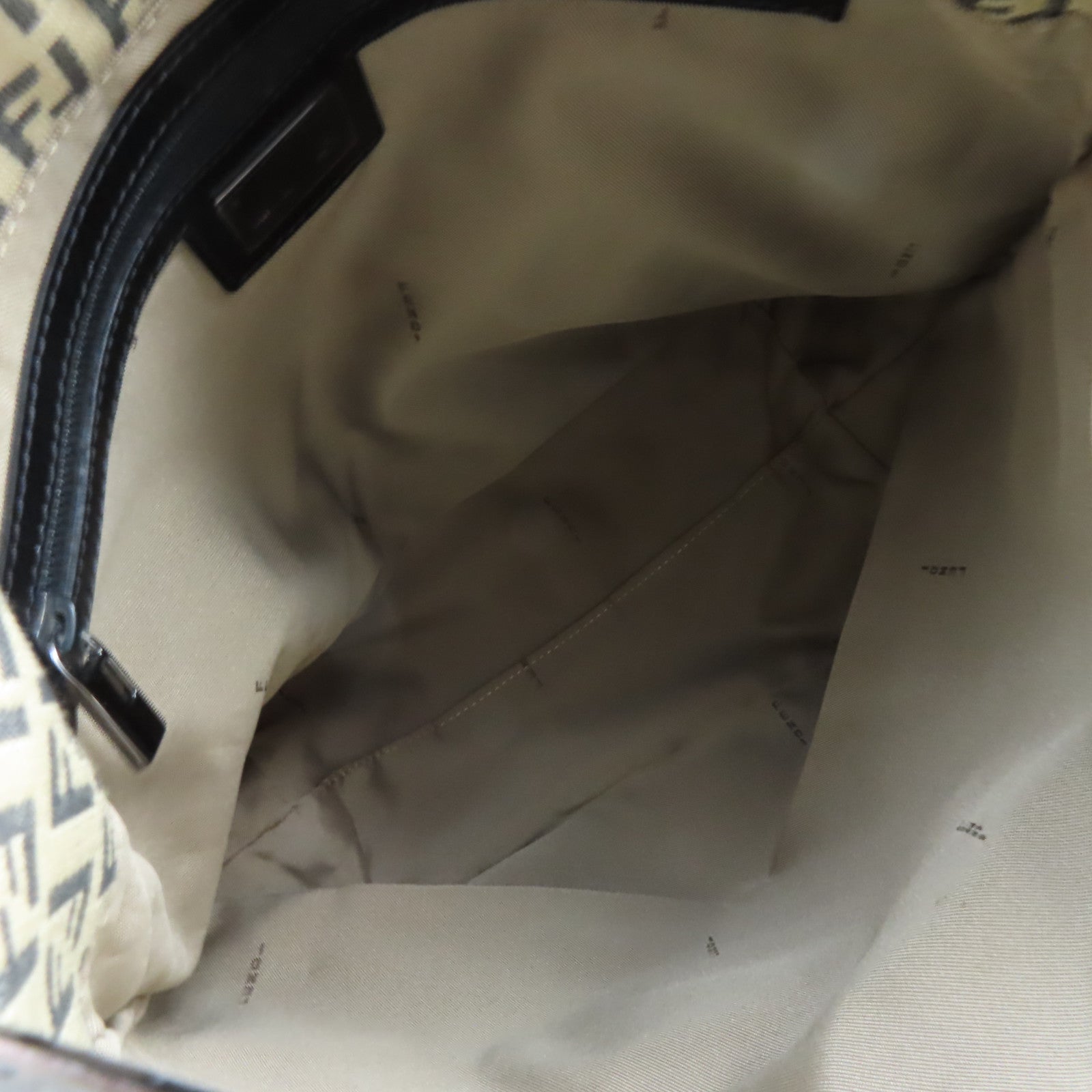 FENDI 帆布Shoulder Bag肩背袋杏色/黑色