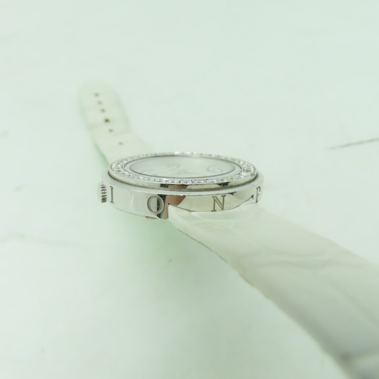 PIAGET Possession皮革帶/18K白金手錶石英機芯銀色