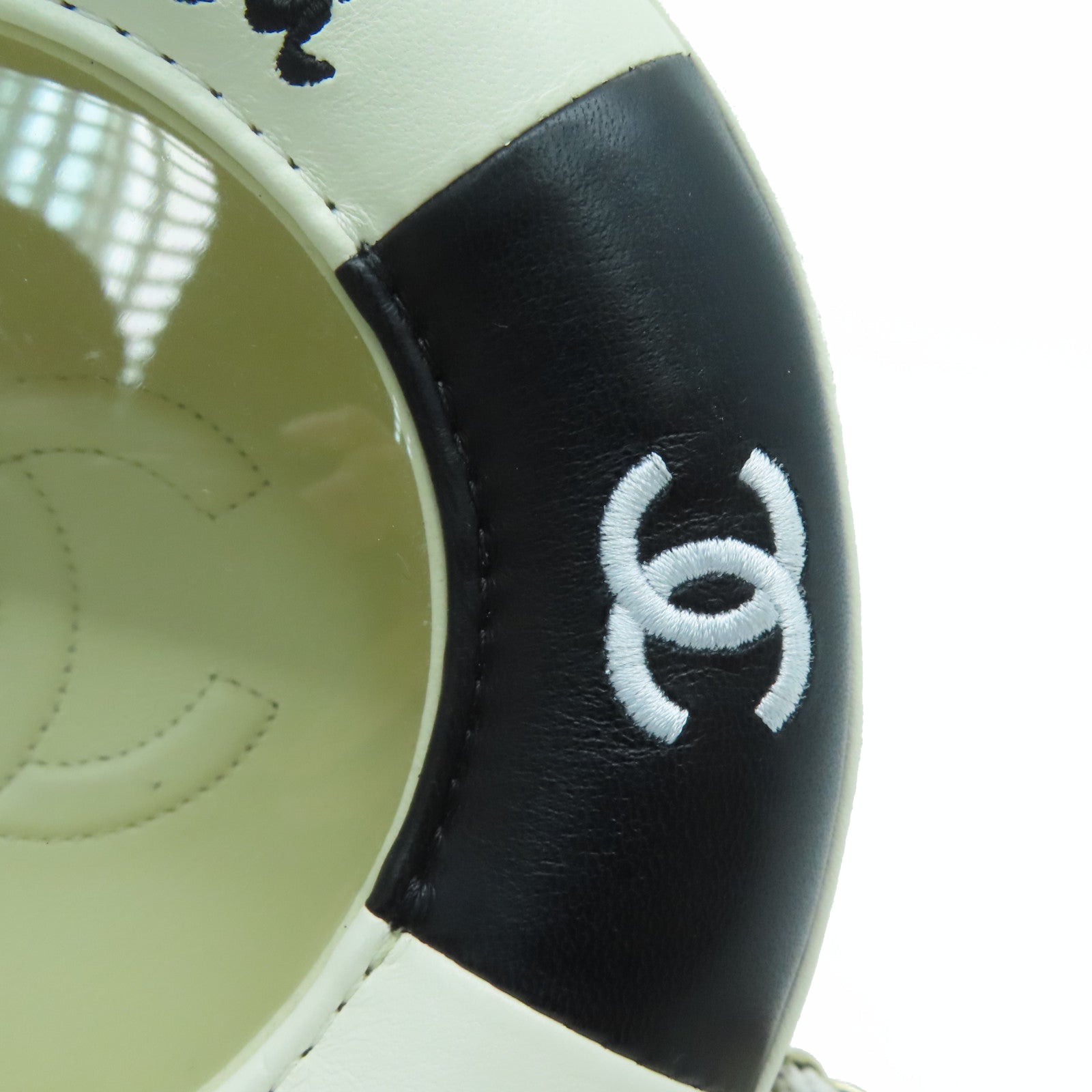 CHANEL 【激減優惠】羊皮皮革/PVC Chain Shoulder金扣鏈帶肩背袋白色/黑色