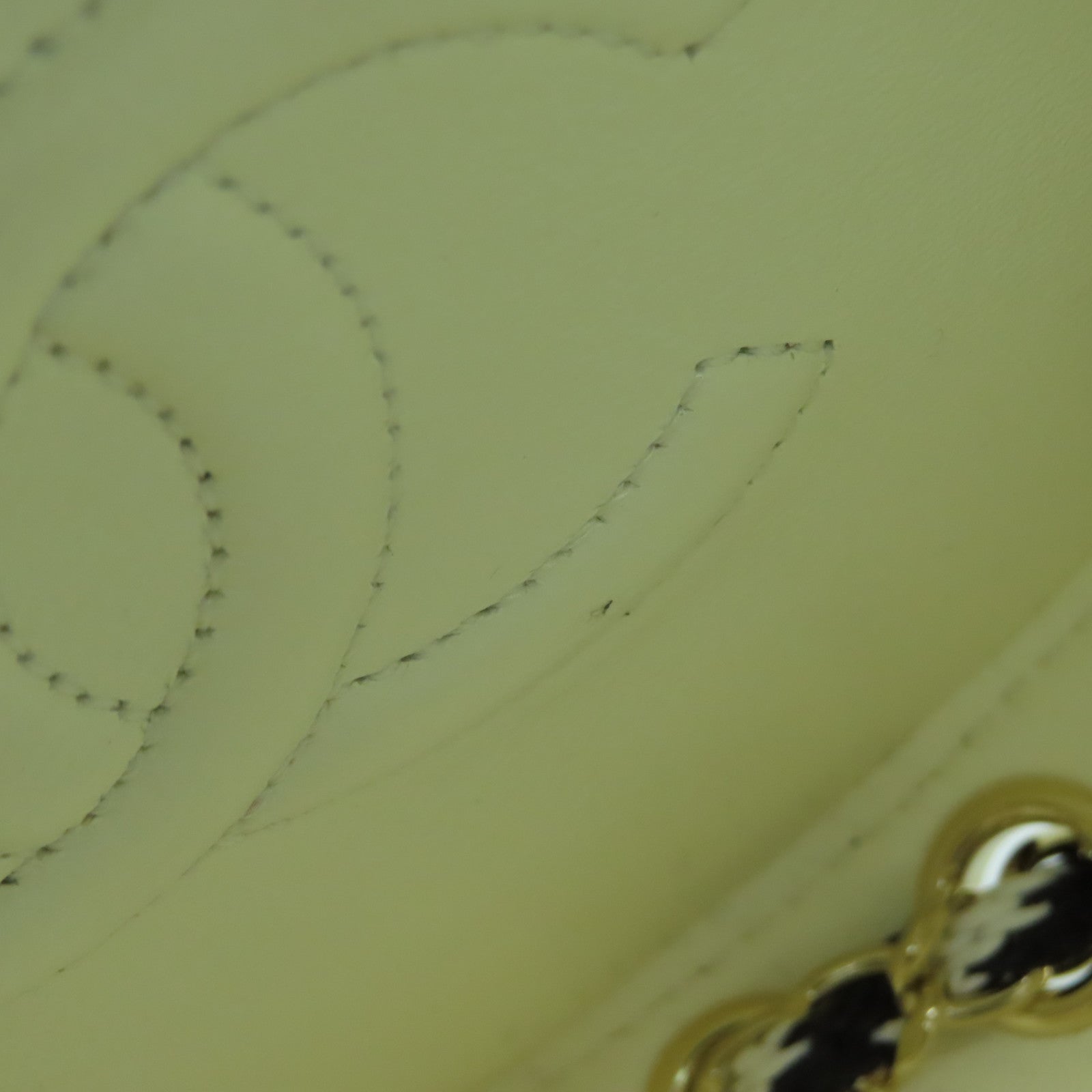 CHANEL 【激減優惠】羊皮皮革/PVC Chain Shoulder金扣鏈帶肩背袋白色/黑色