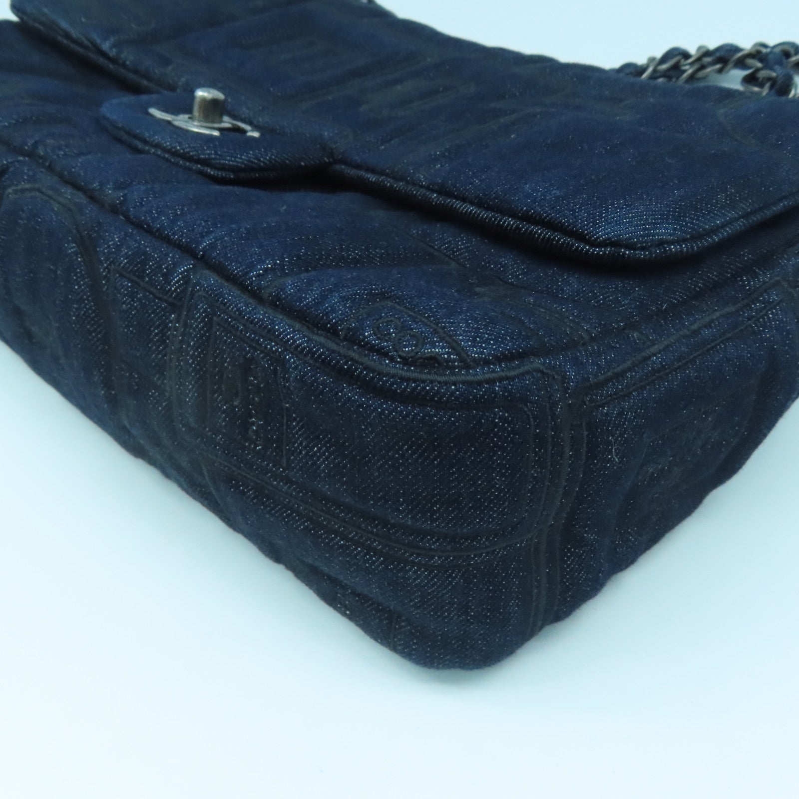 CHANEL denim Chain Shoulder silver buckle shoulder shoulder bag