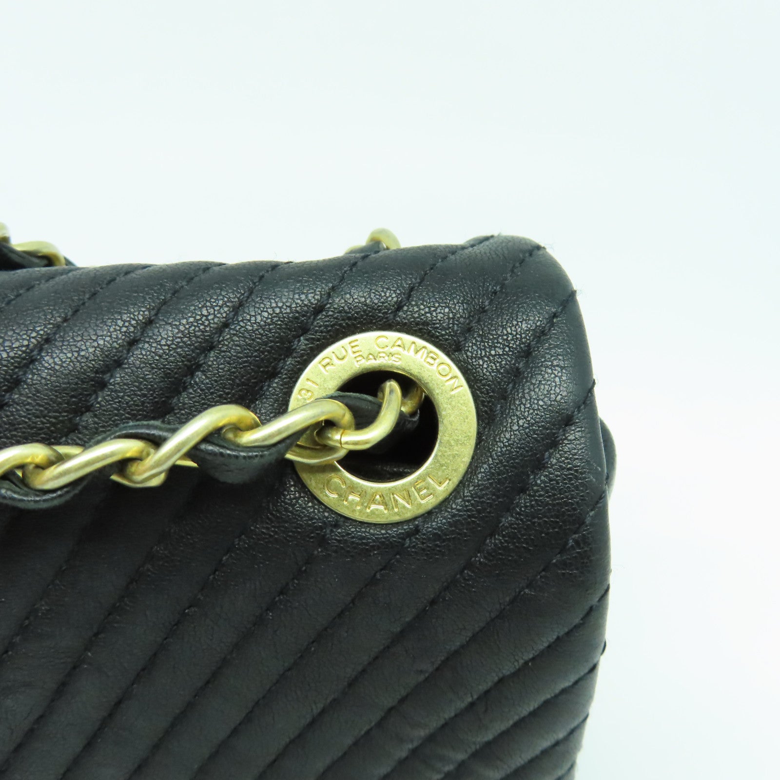 CHANEL 斜紋牛皮皮革Chain Shoulder金扣鏈帶肩背袋黑色