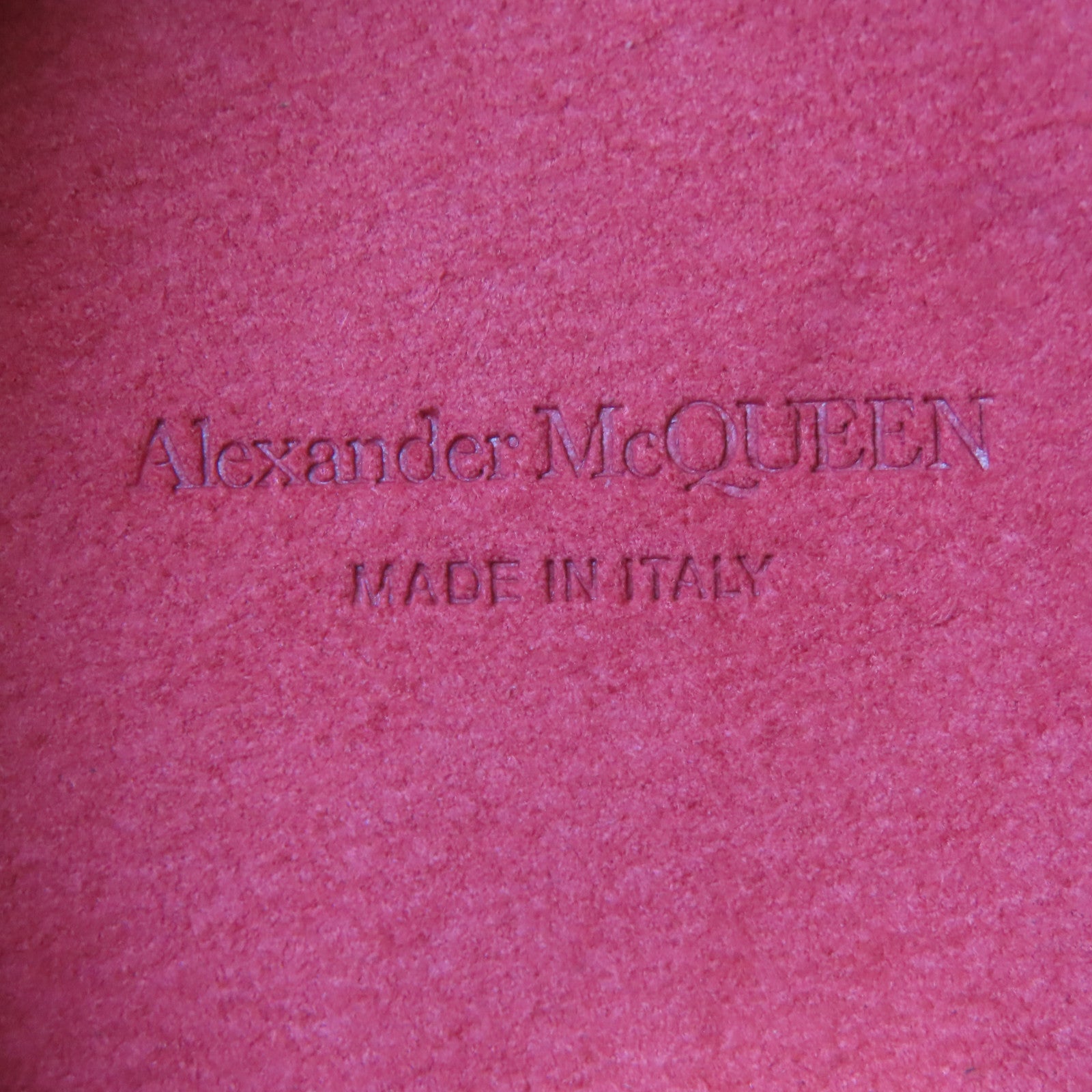 Alexander McQueen 牛皮皮革Pouch Shoulder金扣肩背袋黑色