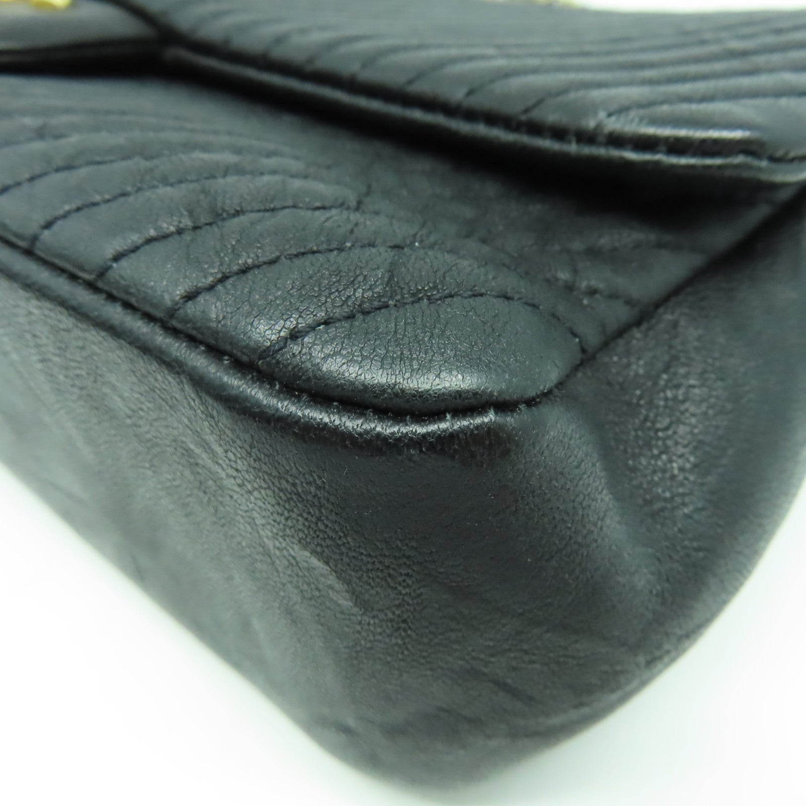 CHANEL 斜紋牛皮皮革Chain Shoulder金扣鏈帶肩背袋黑色