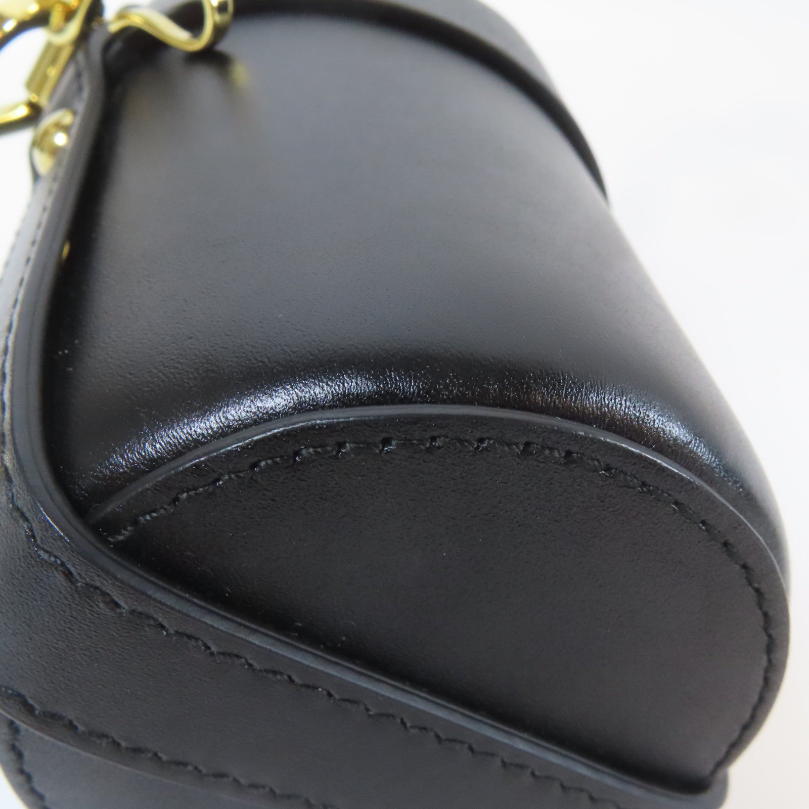 Alexander McQueen 牛皮皮革Pouch Shoulder金扣肩背袋黑色